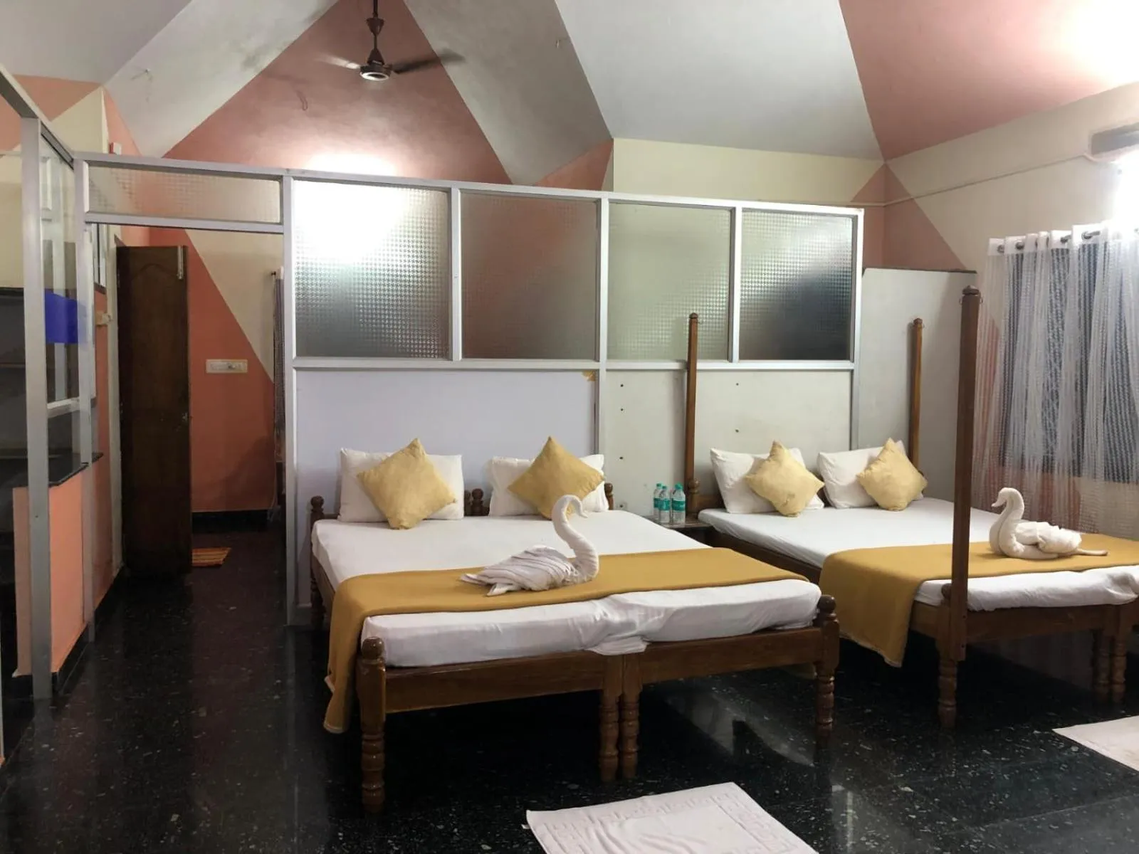 Bed in Nature Inn Cottages