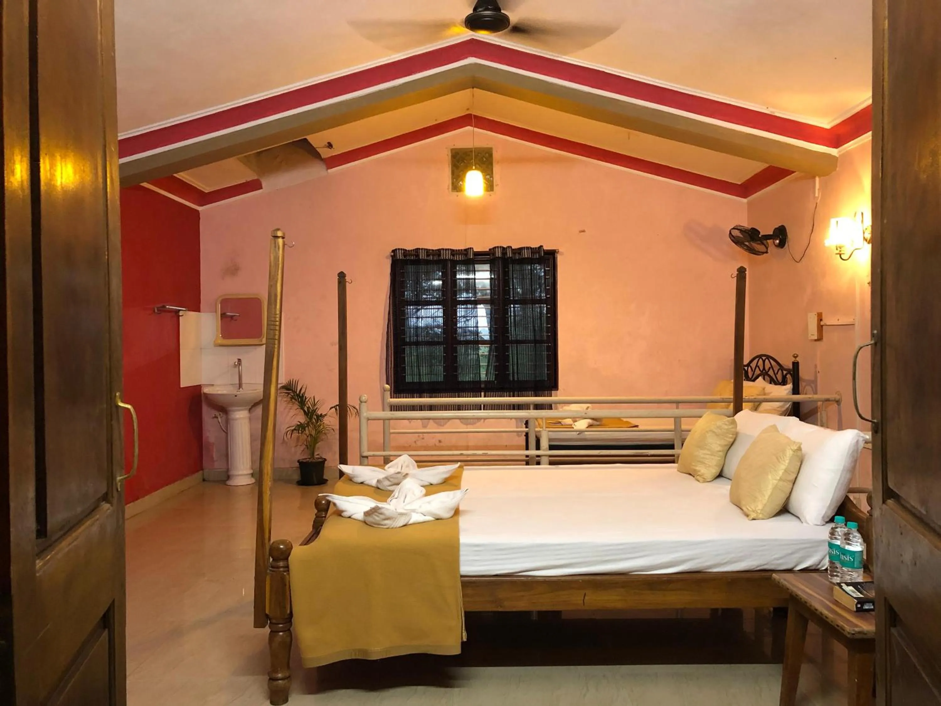 Bed in Nature Inn Cottages