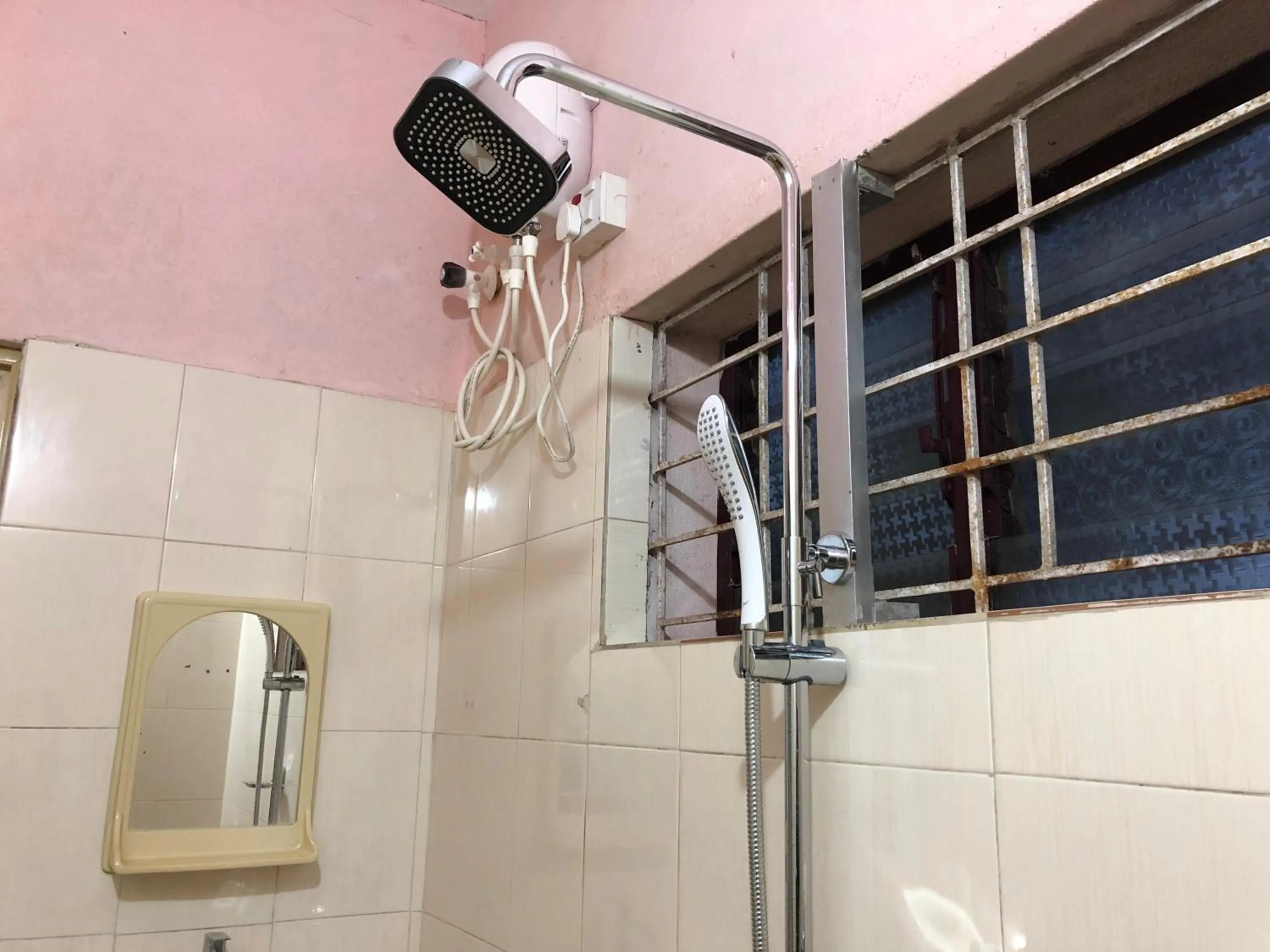 Shower in Nature Inn Cottages