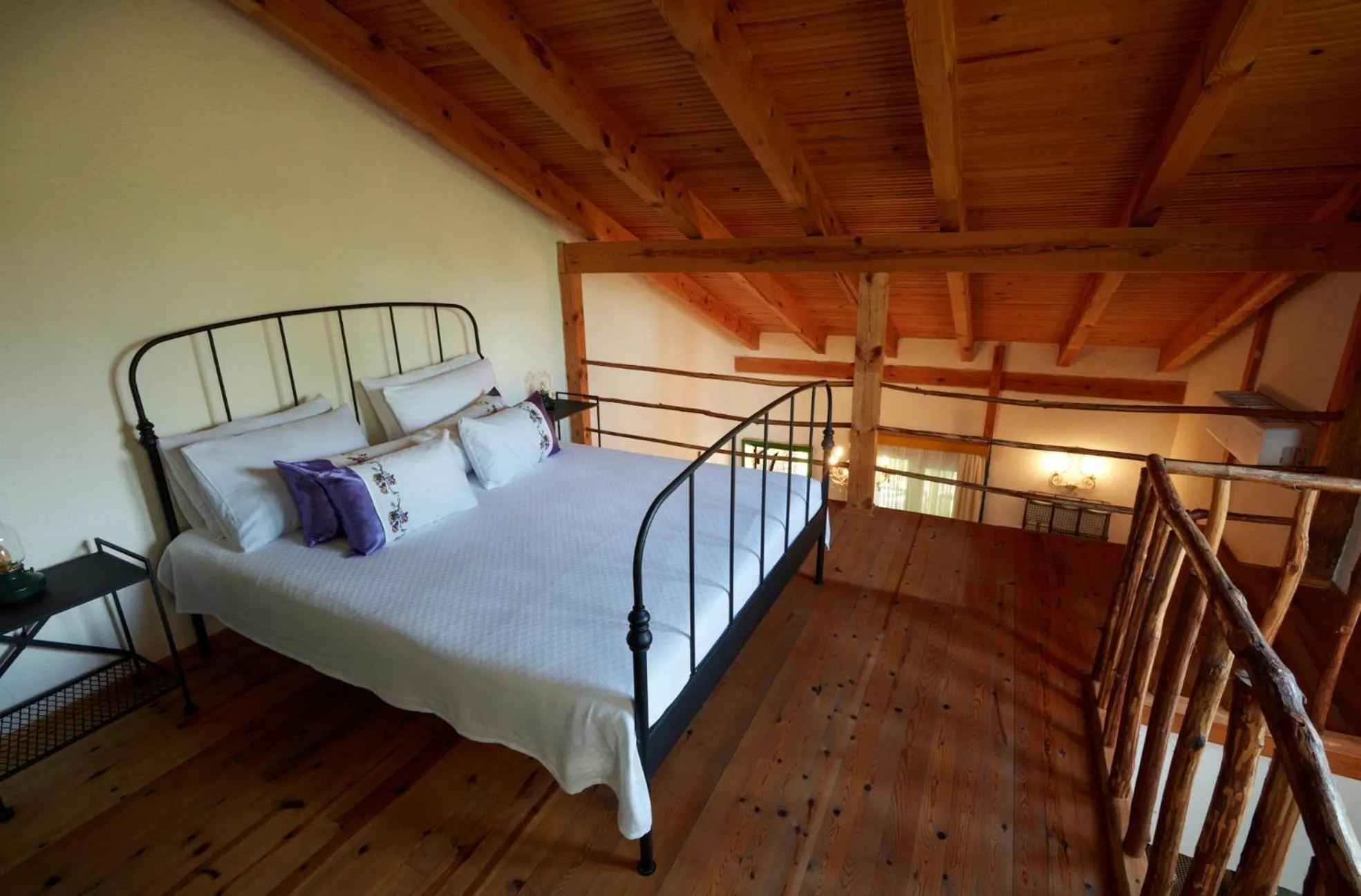 Bed in Dachas Cove Hotel