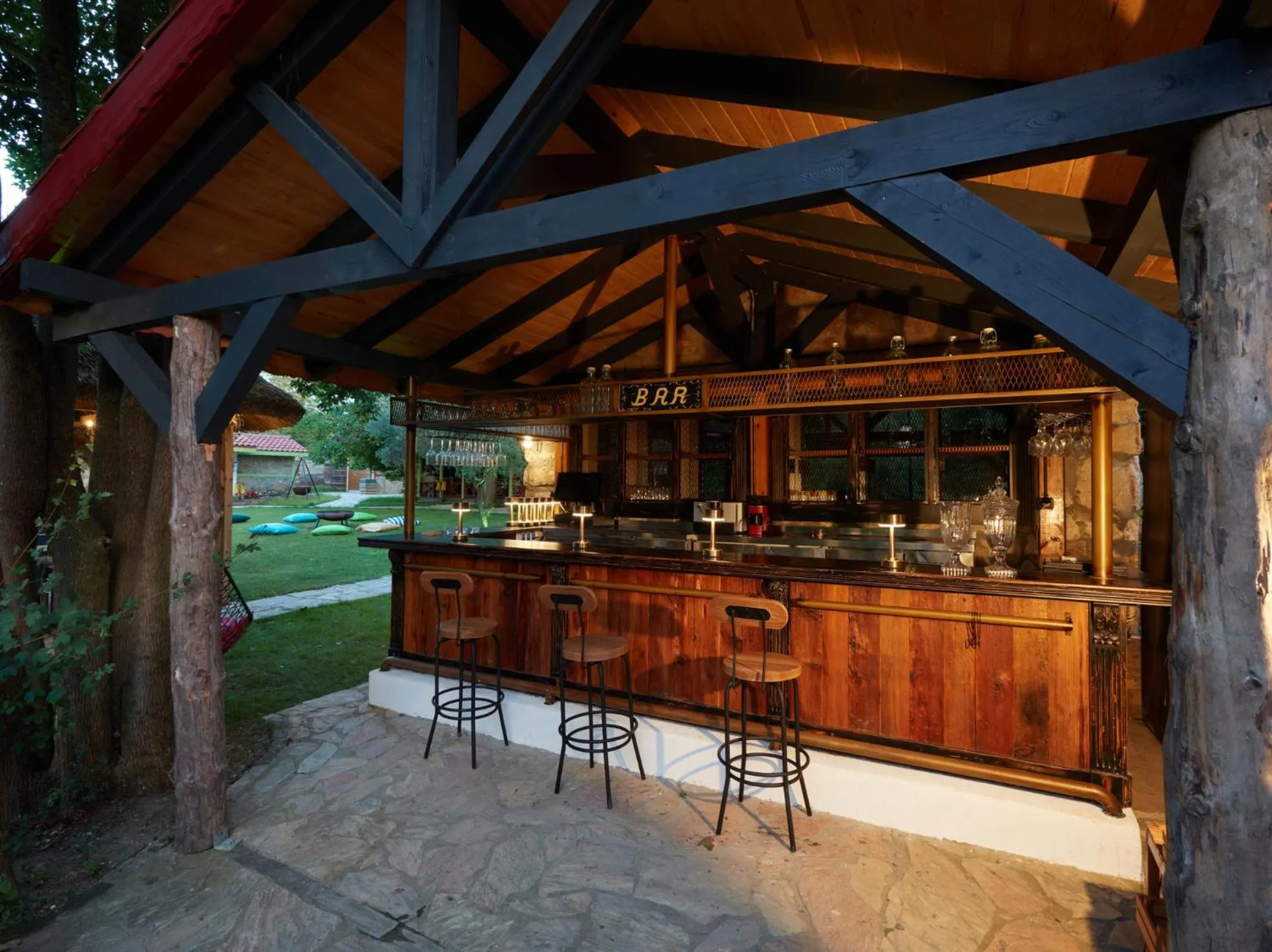 Lounge or bar in Dachas Cove Hotel
