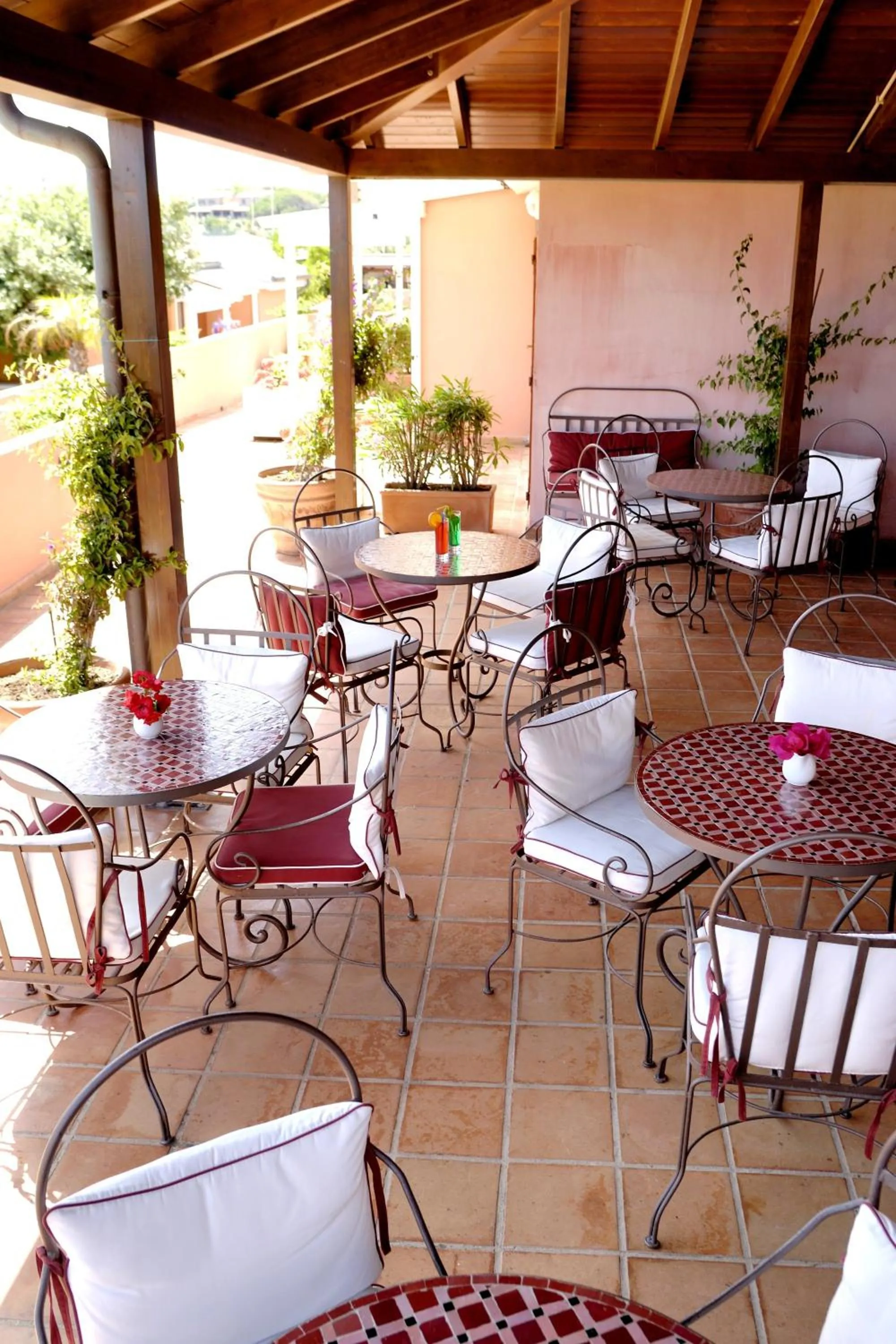 Restaurant/places to eat in Cala Rosa Club Hotel