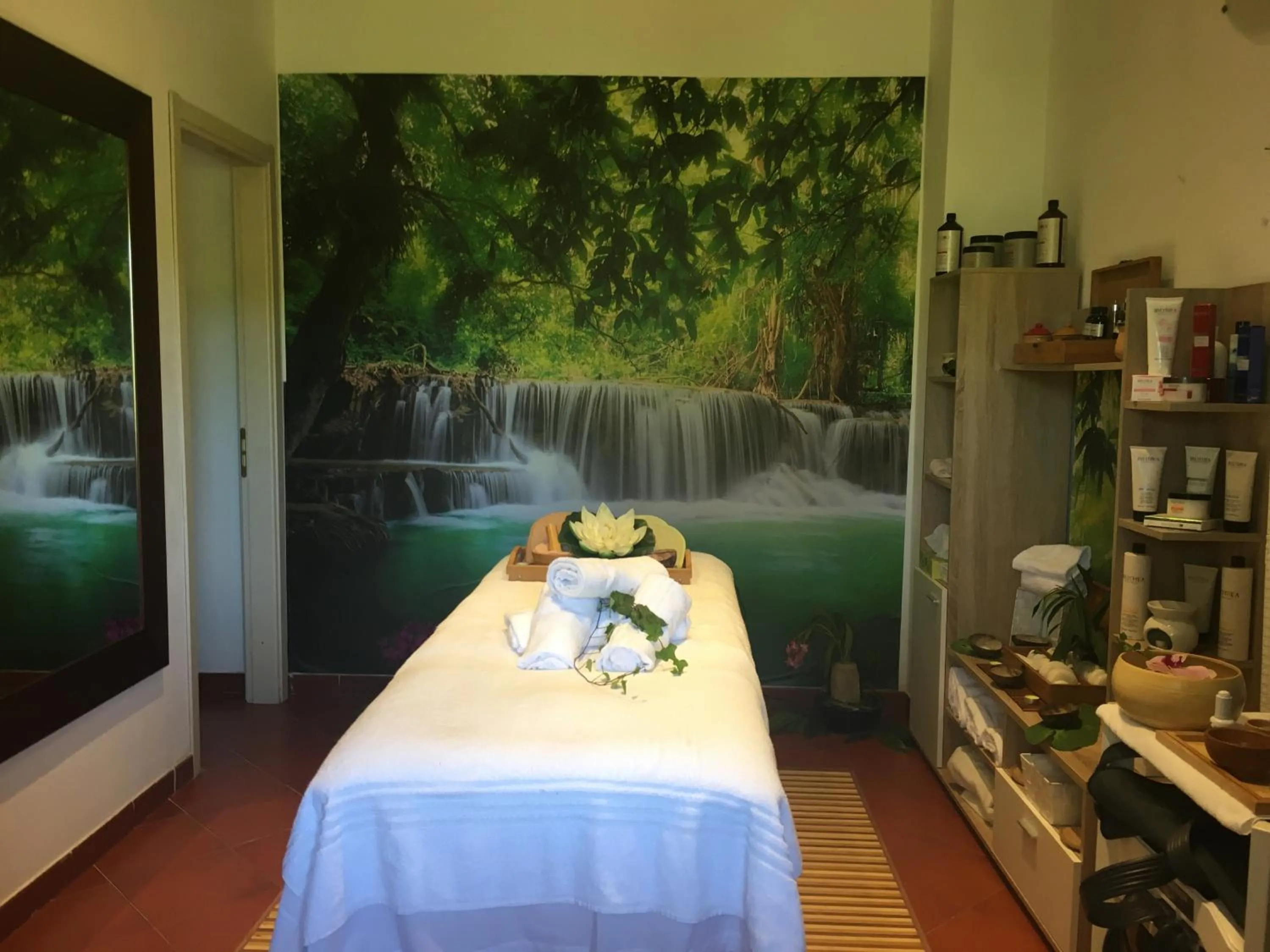 Massage in Cala Rosa Club Hotel