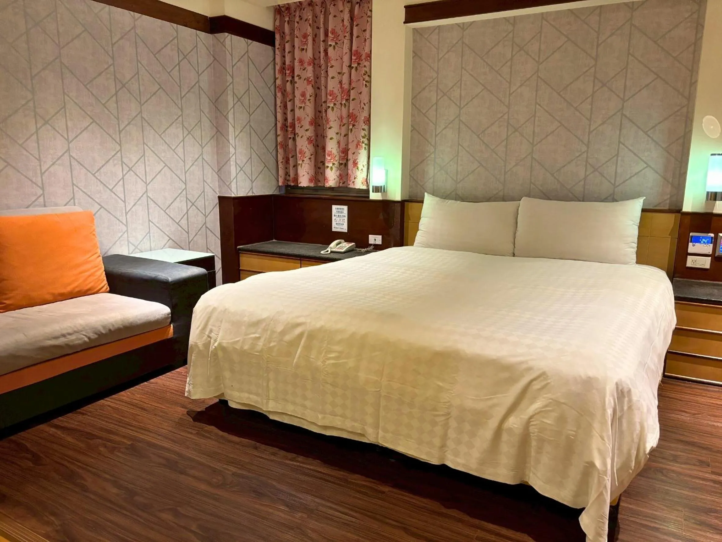 Bed in Langkei Motel