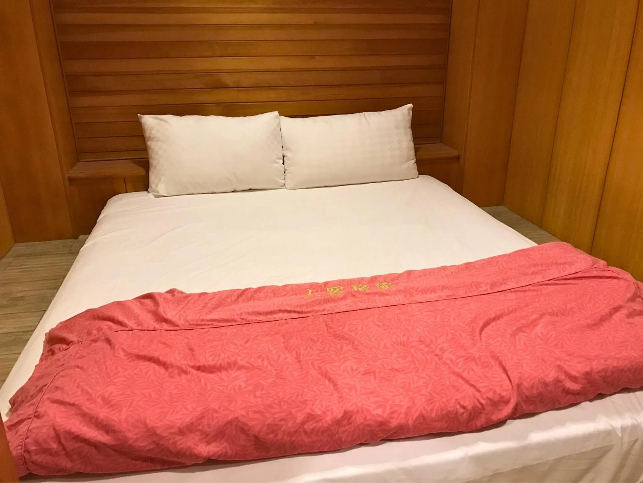 Bed in Langkei Motel