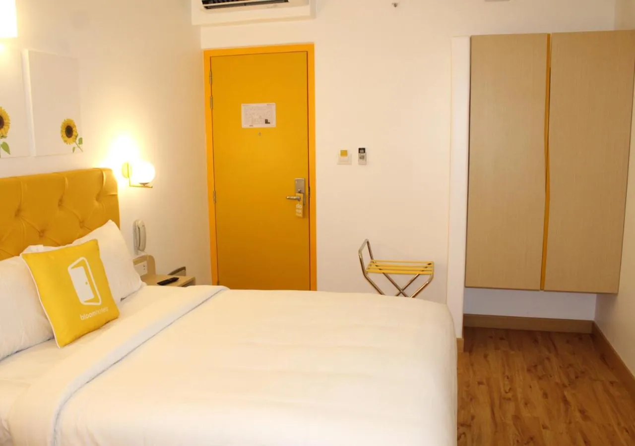 Bed in Bloom Hotel - Brookefield