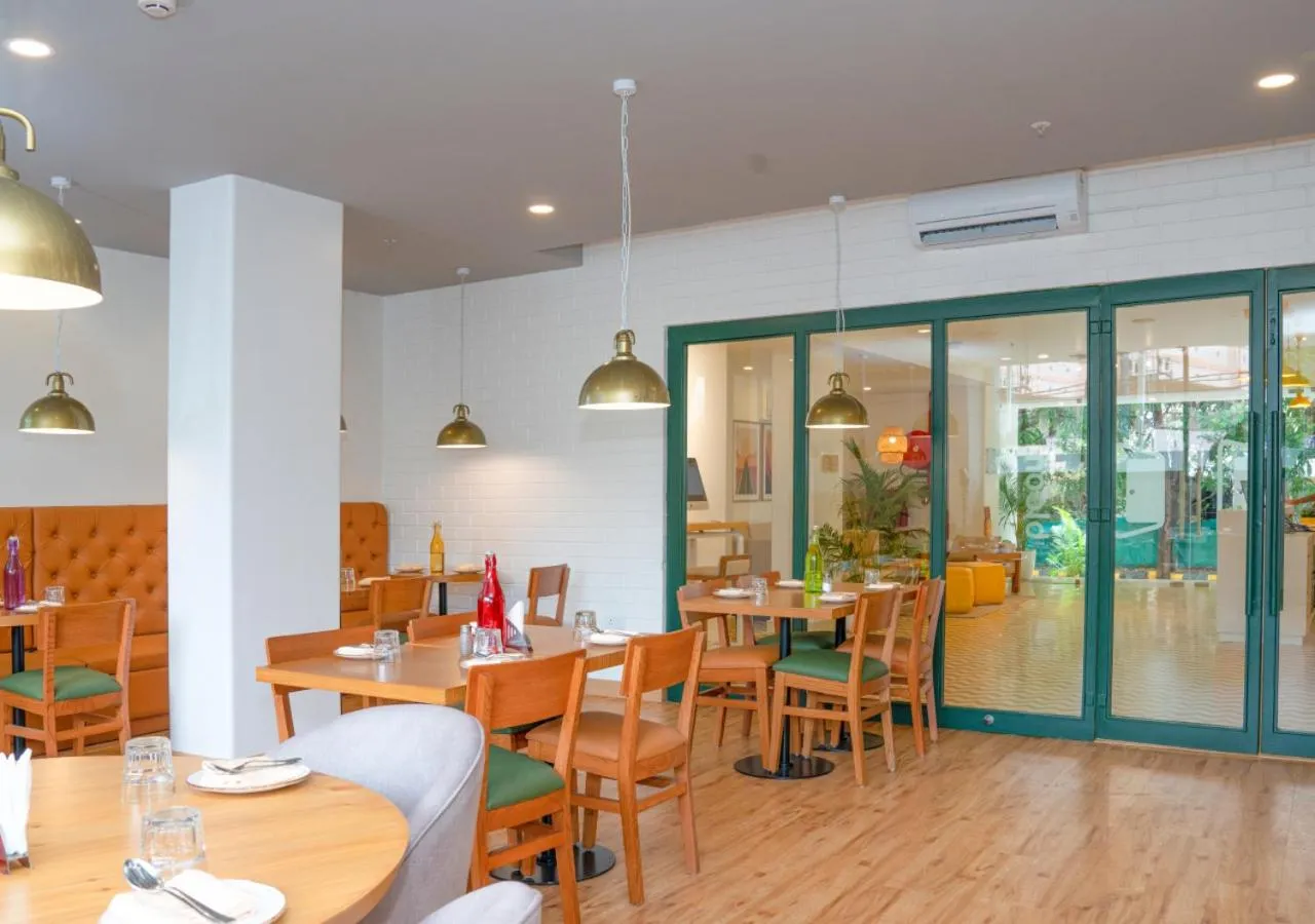 Restaurant/places to eat in Bloom Hotel - Brookefield