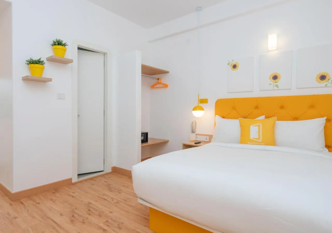 Bedroom, Bed in Bloom Hotel - Brookefield