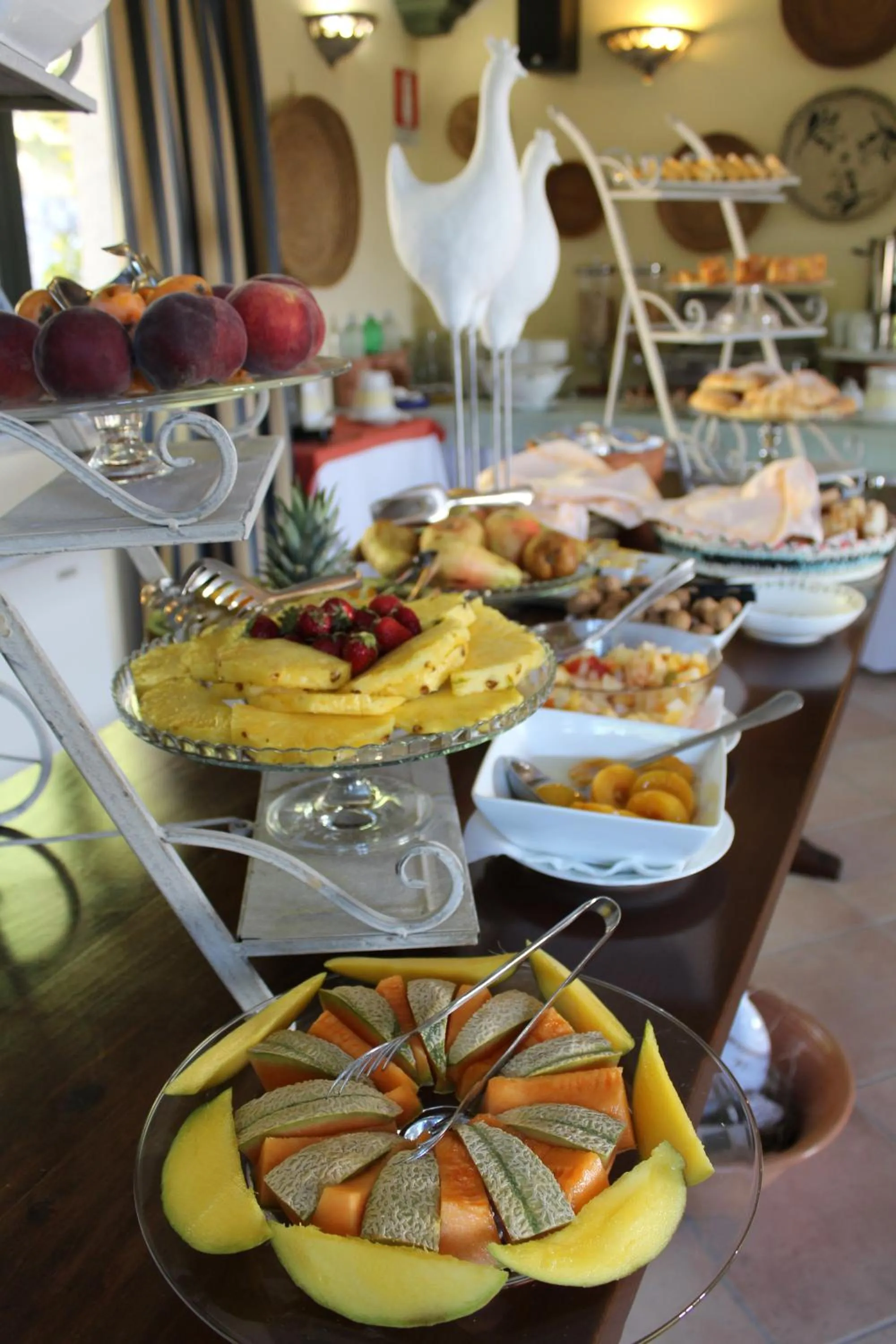 Buffet breakfast in Hotel Su Lithu