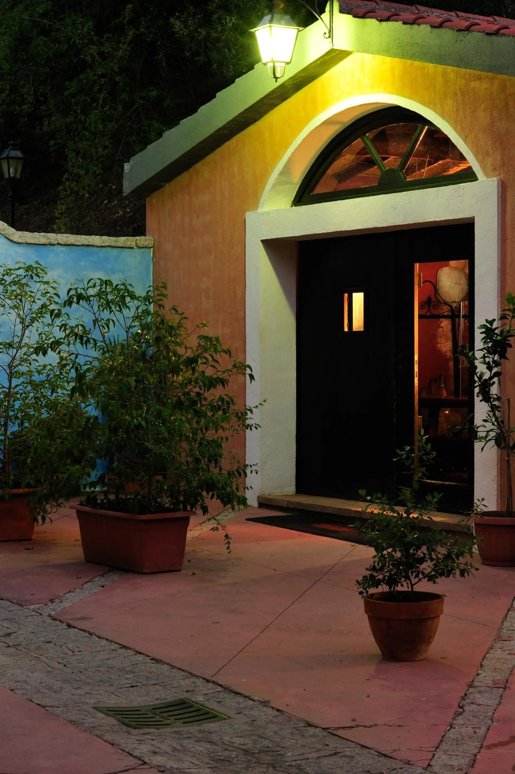 Restaurant/places to eat in Hotel Su Lithu