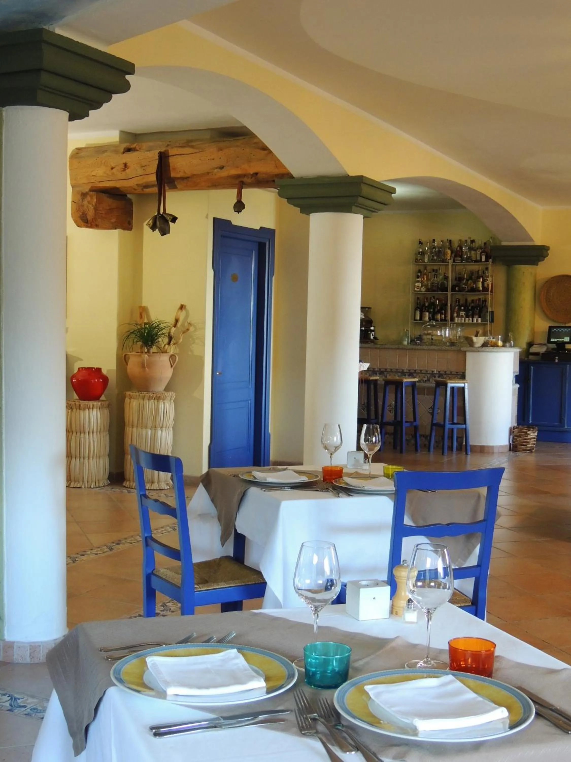 Restaurant/places to eat in Hotel Su Lithu