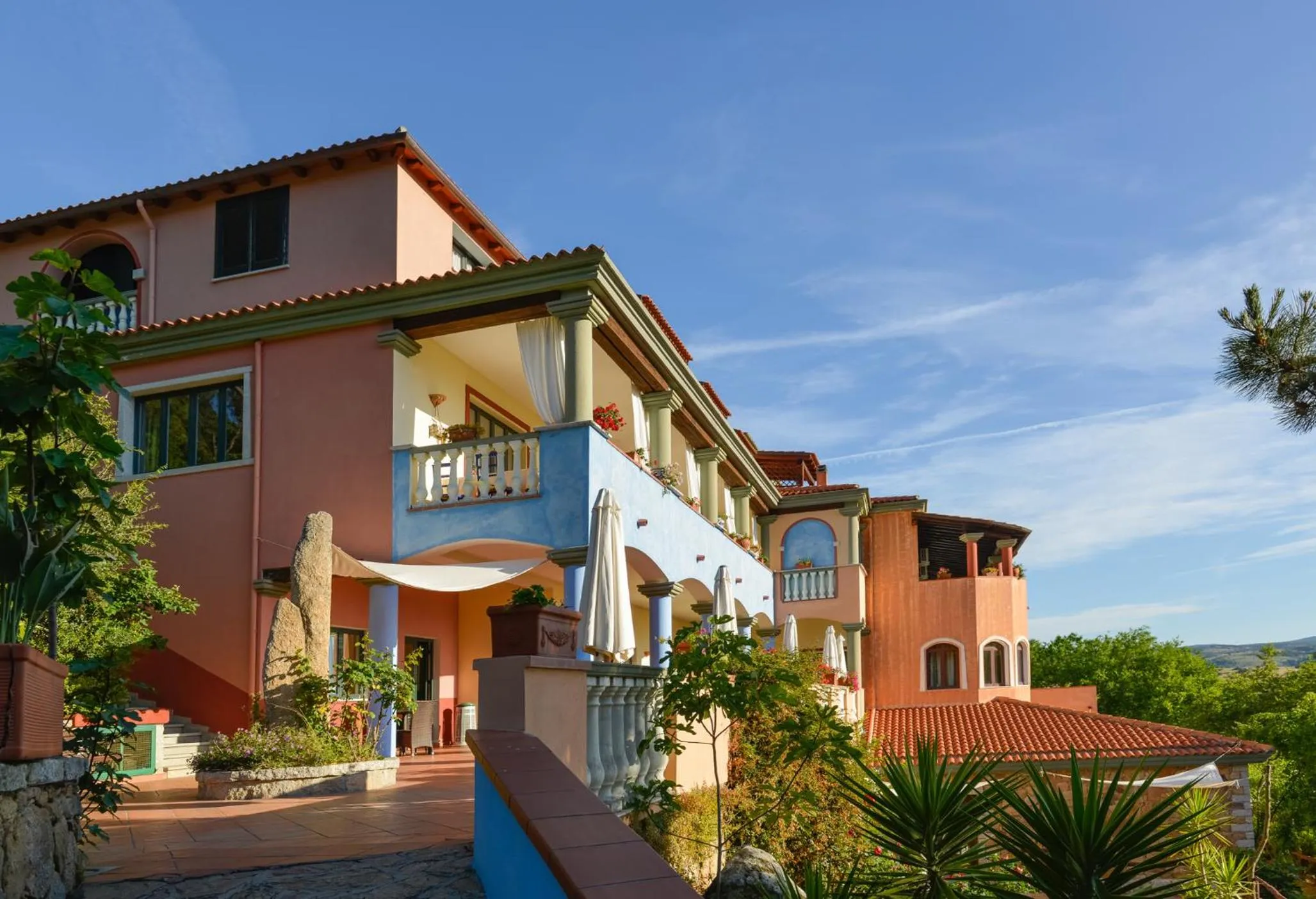 Property building in Hotel Su Lithu