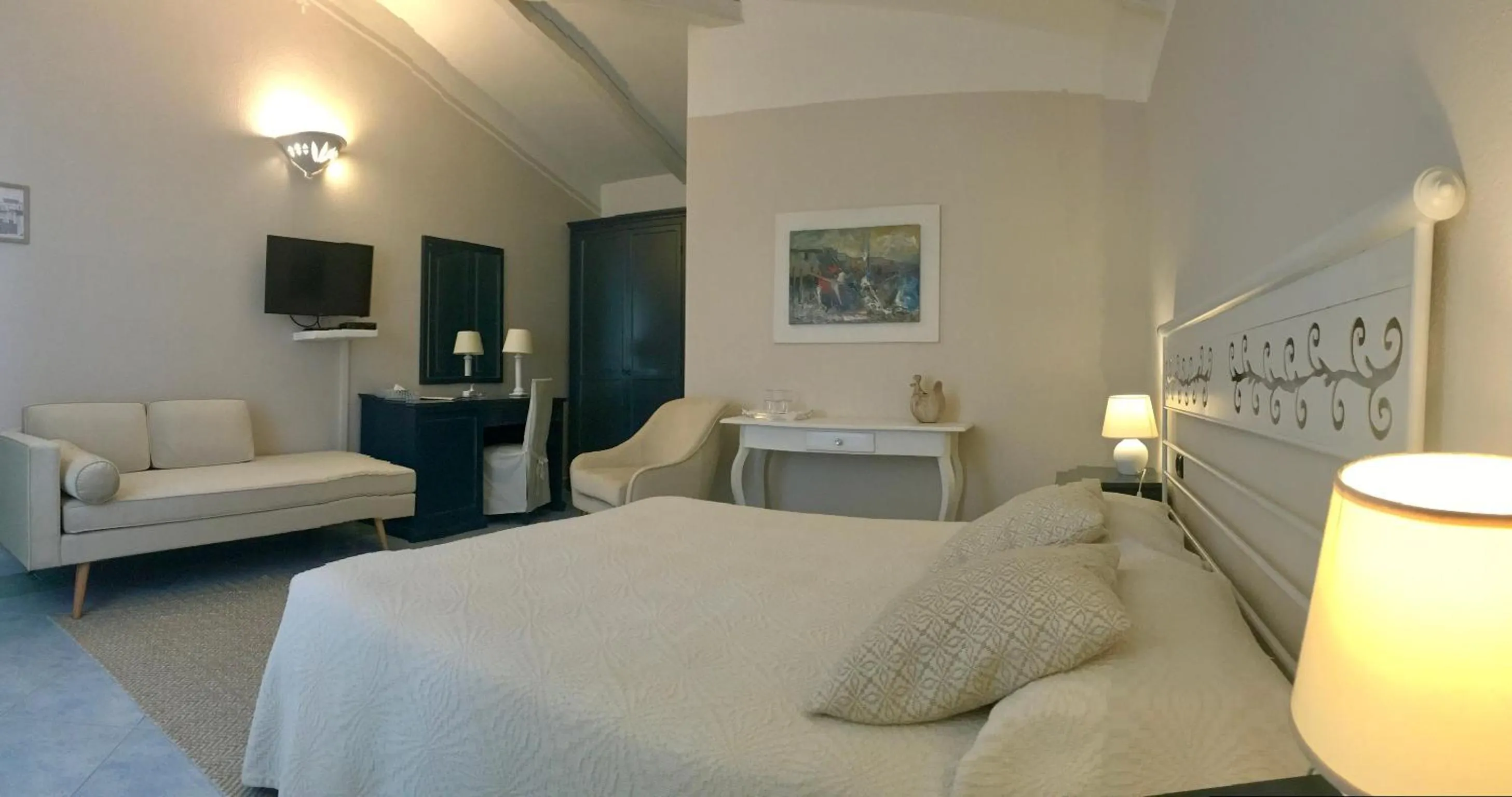 Decorative detail, Bed in Hotel Su Lithu