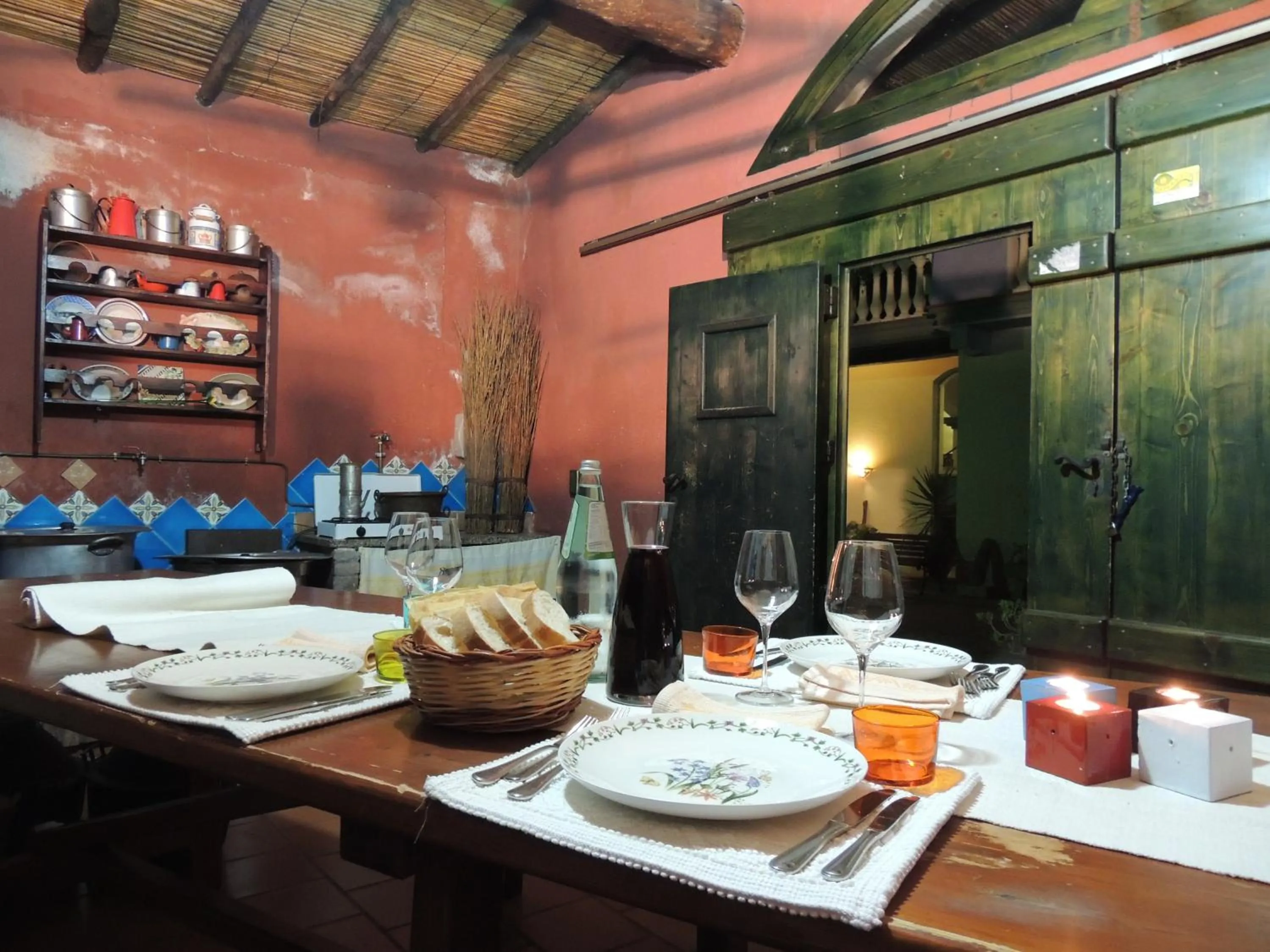 Restaurant/places to eat in Hotel Su Lithu