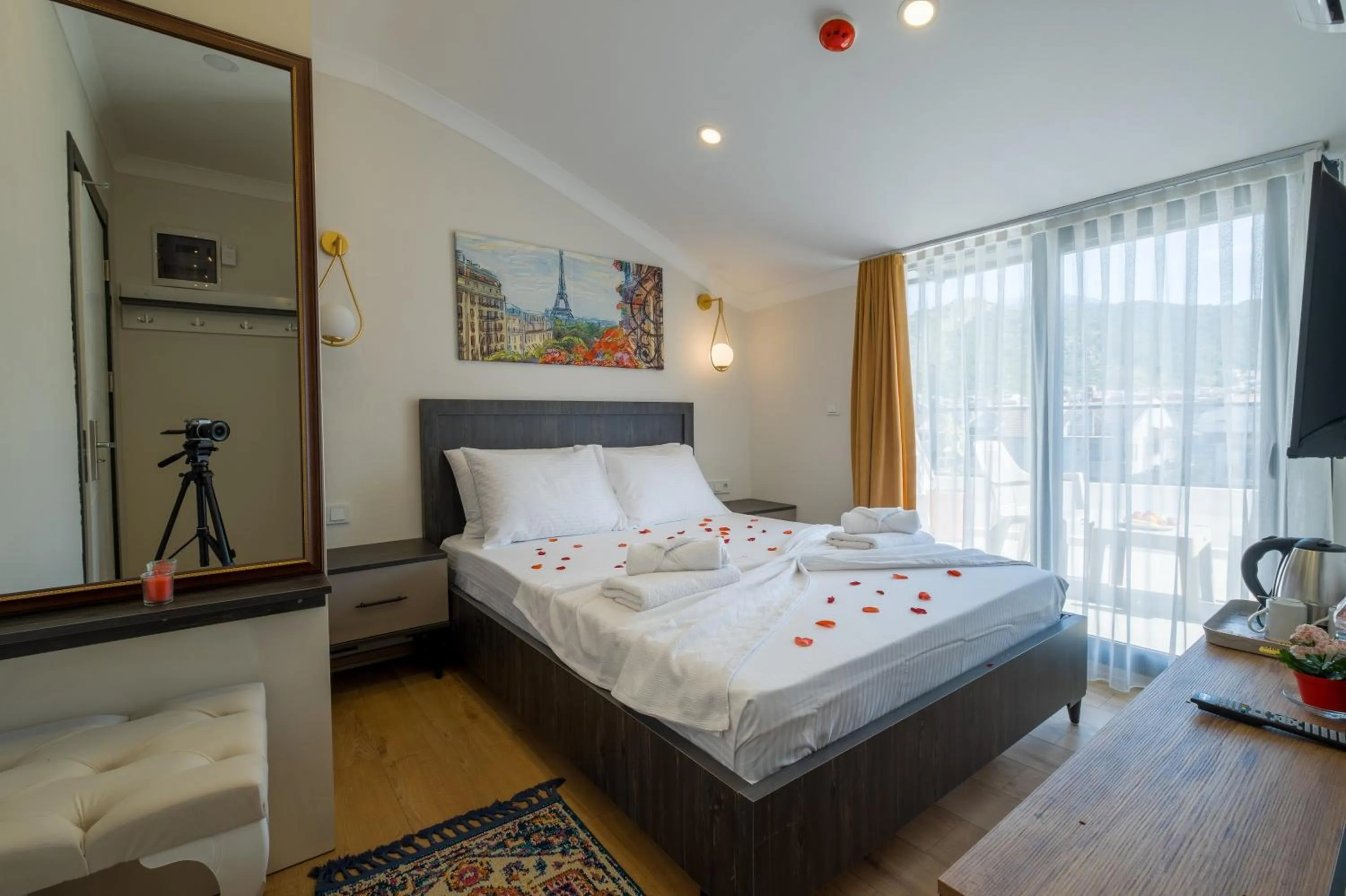 Bed in Tanrise City House