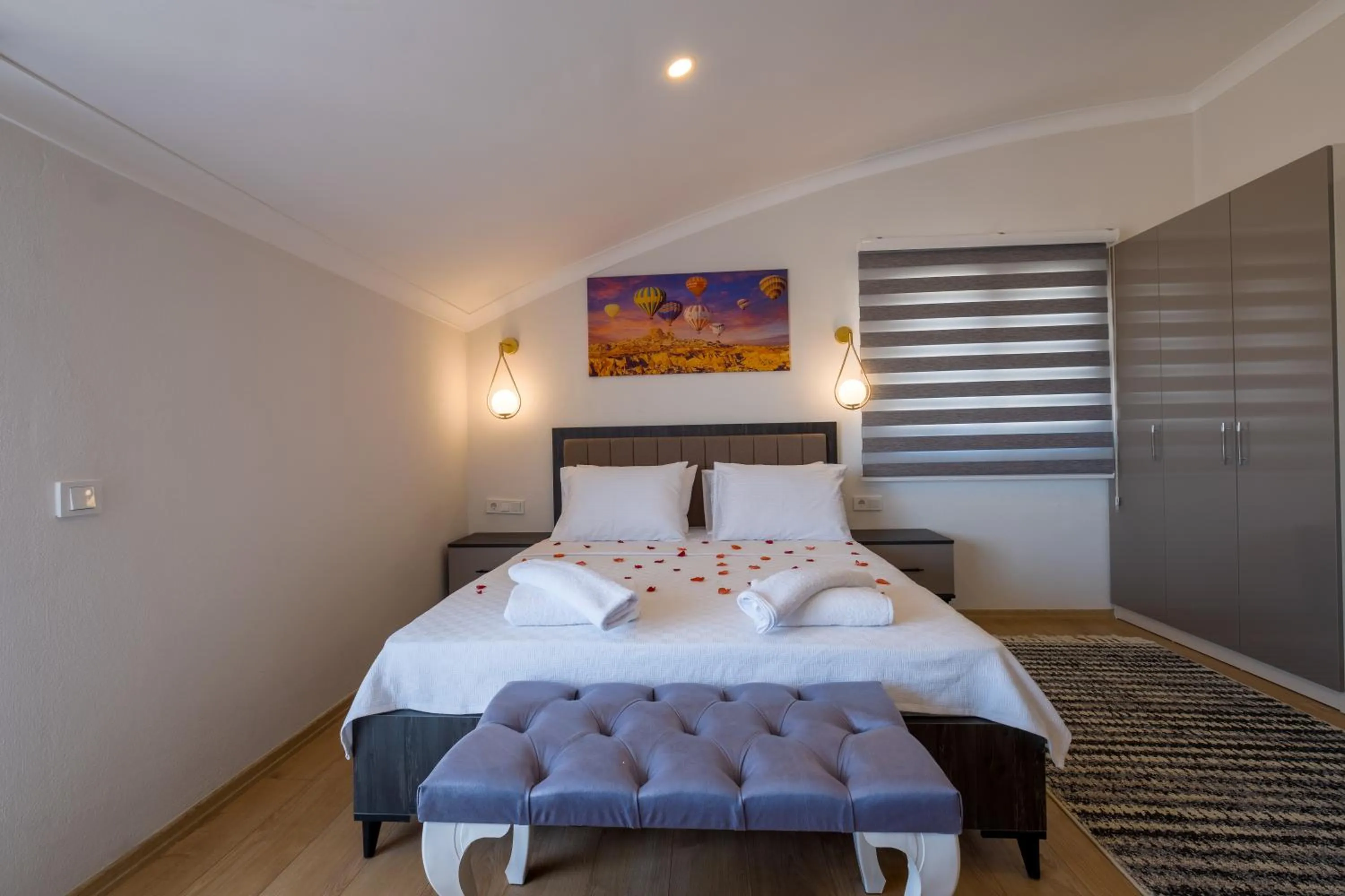 Photo of the whole room in Tanrise City House