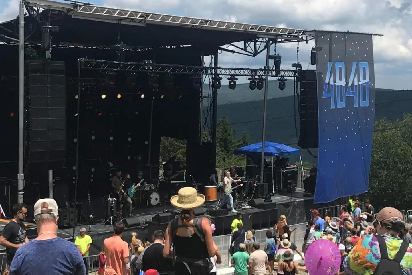 Activities in Snowshoe Ski-in & Ski-out at Silvercreek Resort - Family friendly, jacuzzi, hot tub, mountain views