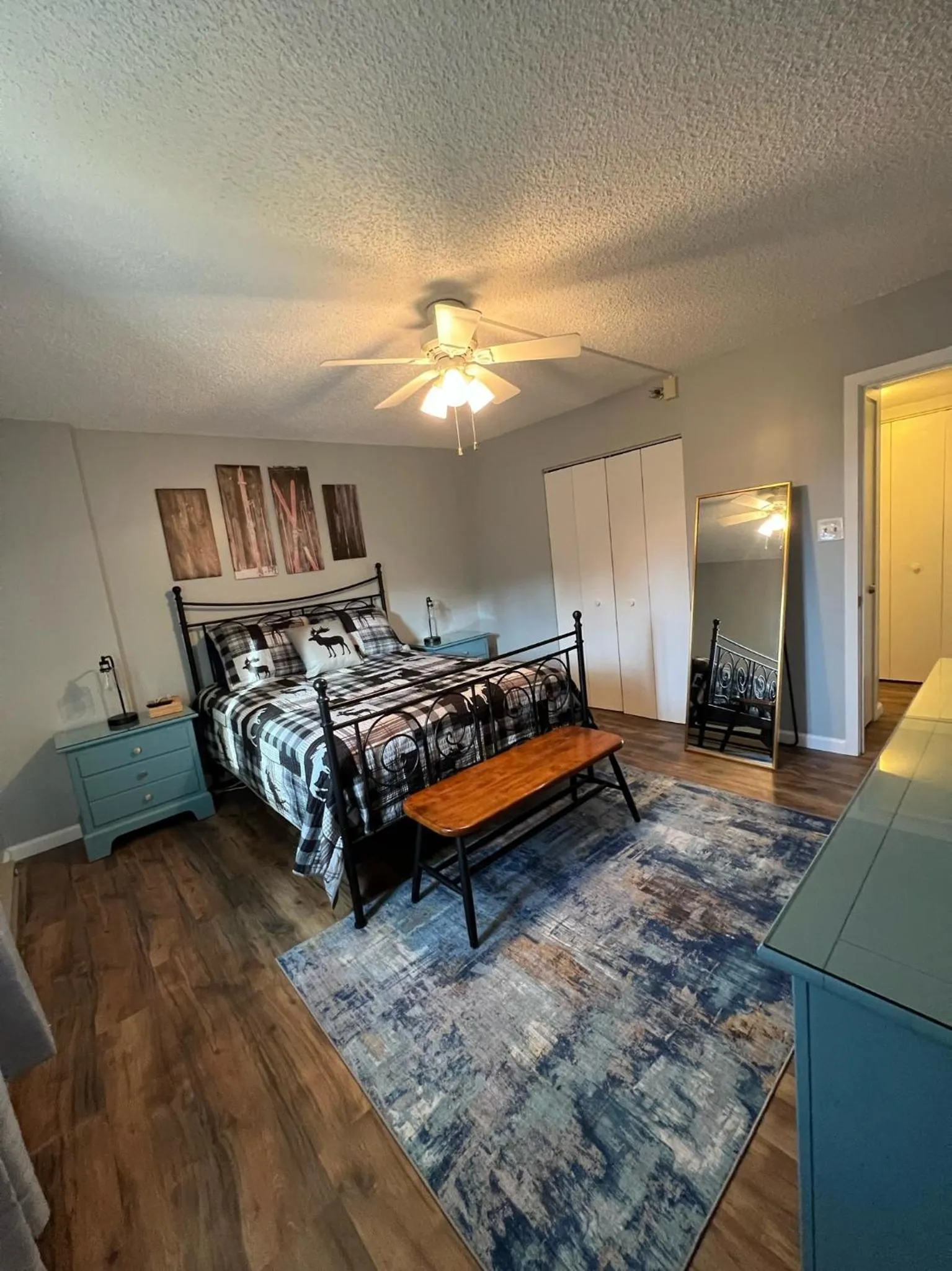 Bedroom, Bed in Snowshoe Ski-in & Ski-out at Silvercreek Resort - Family friendly, jacuzzi, hot tub, mountain views