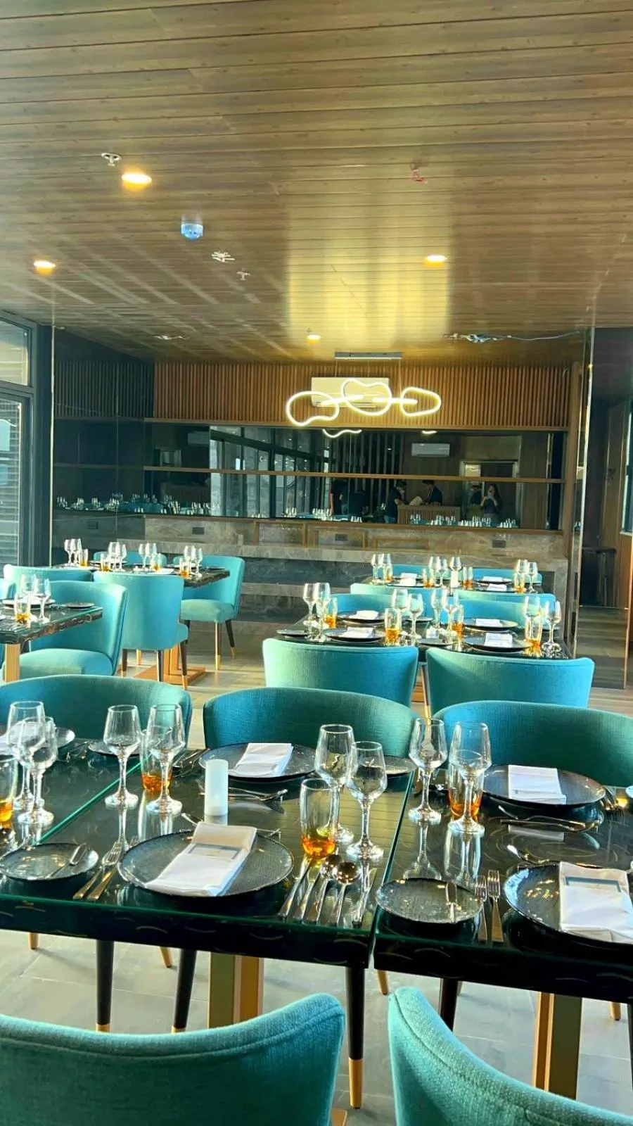 Restaurant/places to eat in El Vistra Hotel Angeles