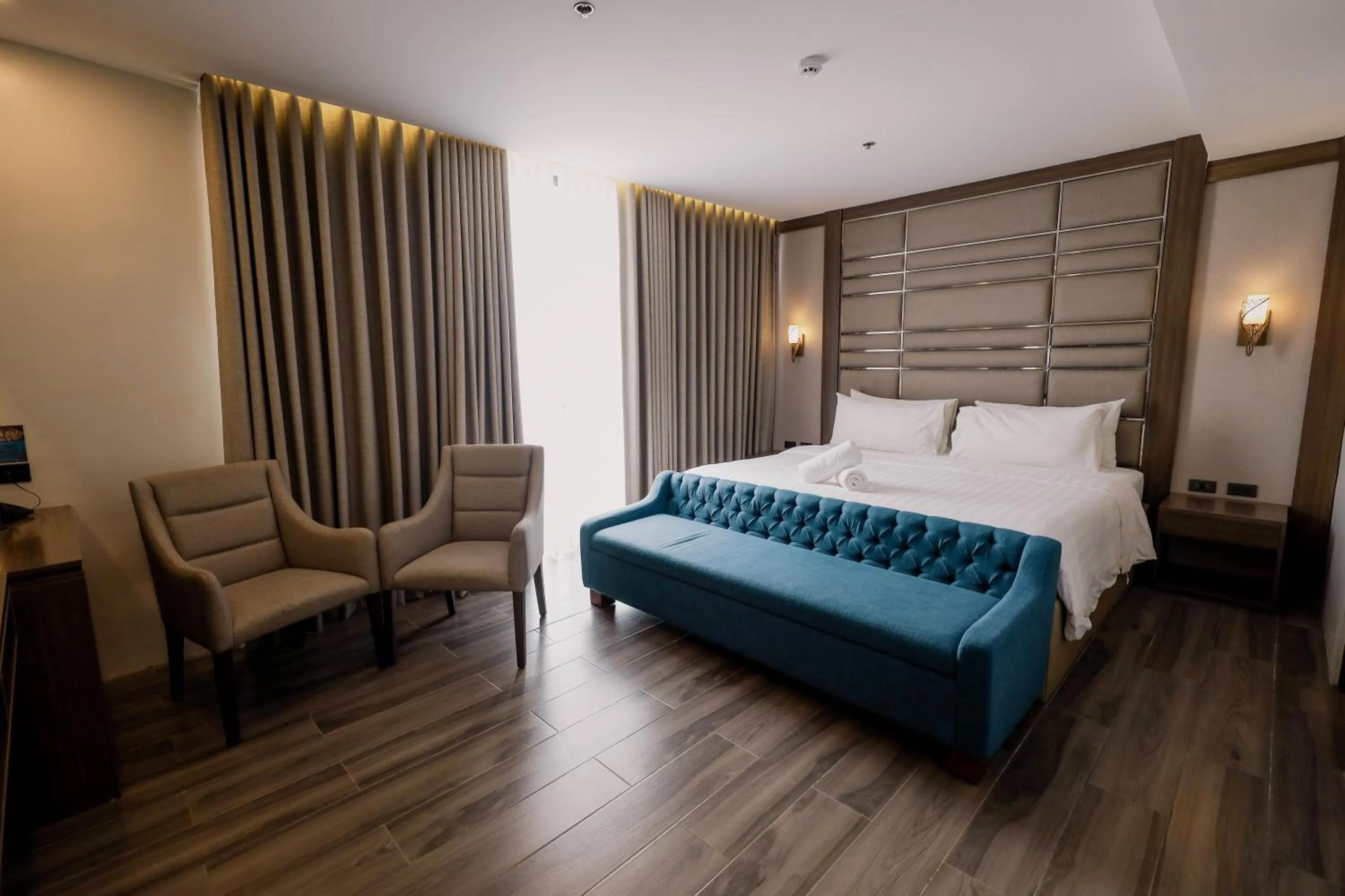 Bed in El Vistra Hotel Angeles