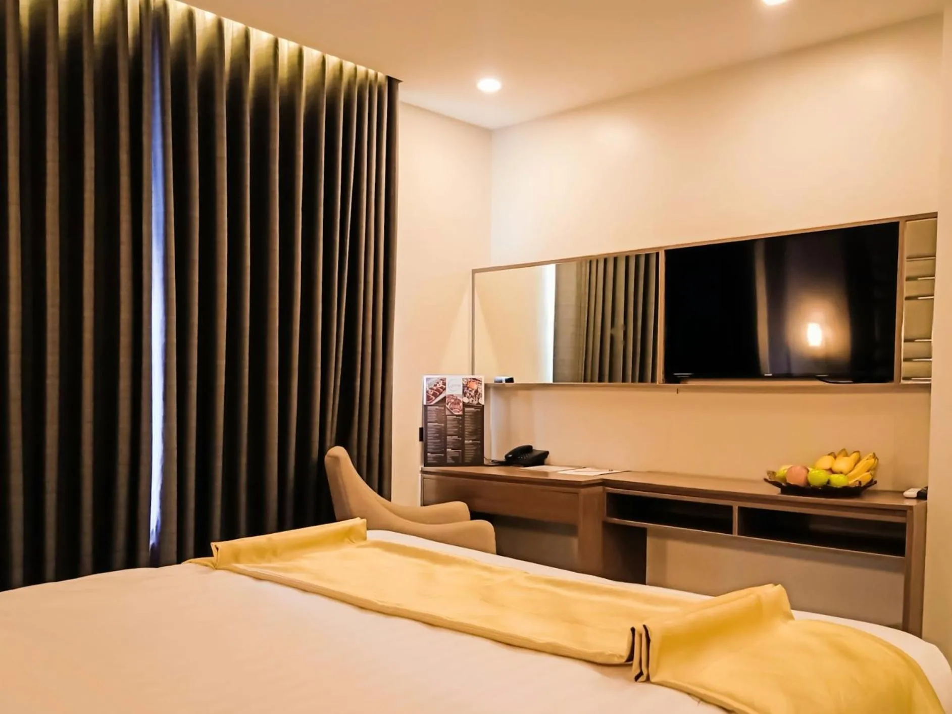 Bed in El Vistra Hotel Angeles