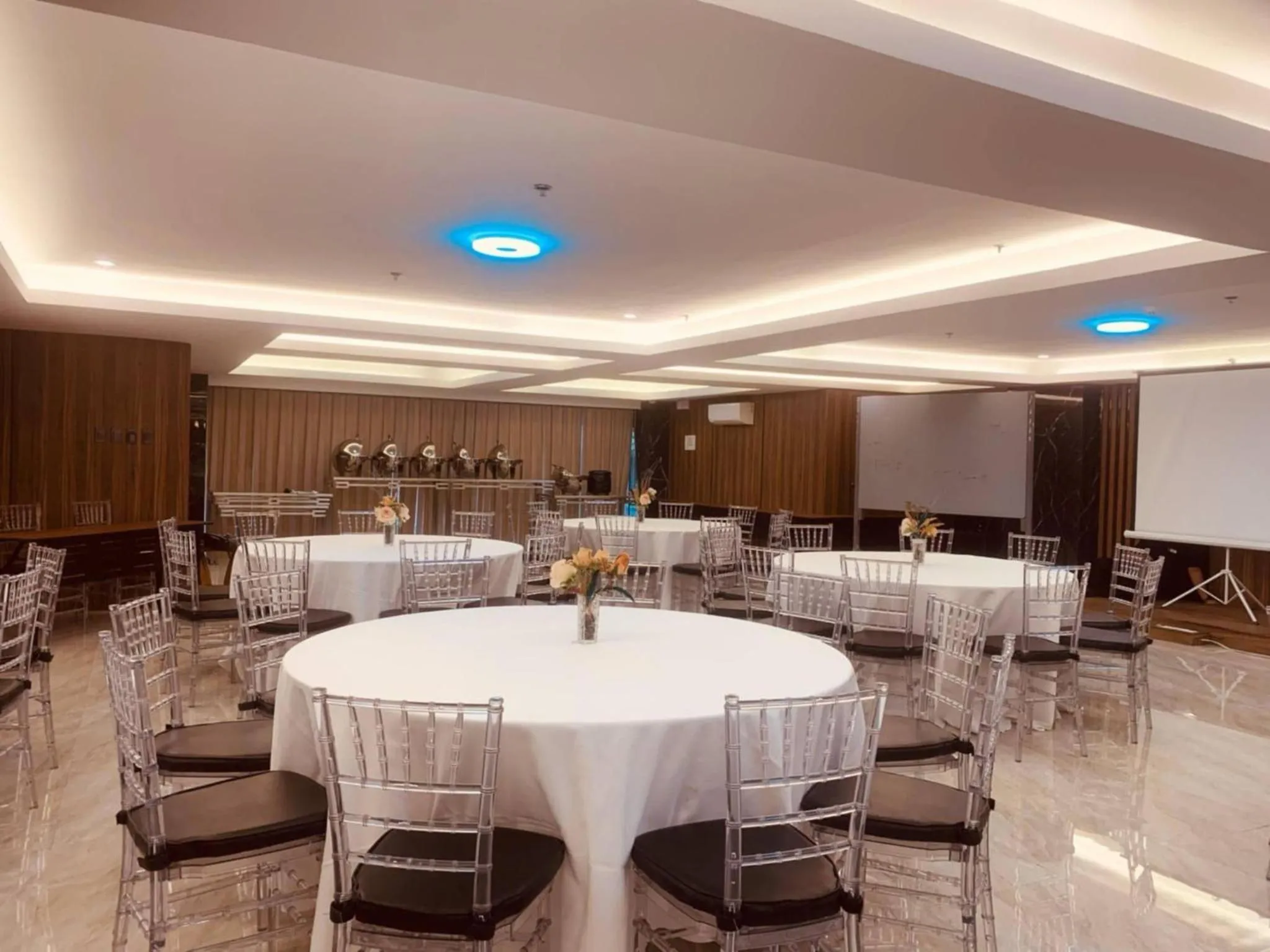 Banquet/Function facilities in El Vistra Hotel Angeles