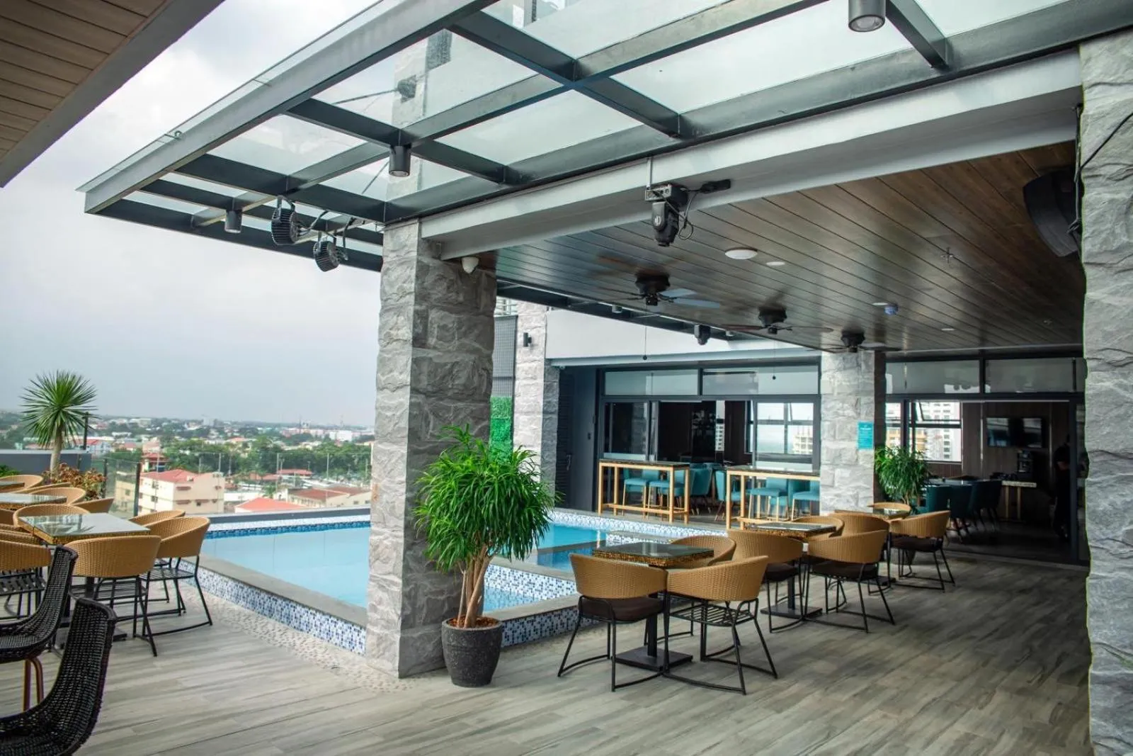 Patio in El Vistra Hotel Angeles