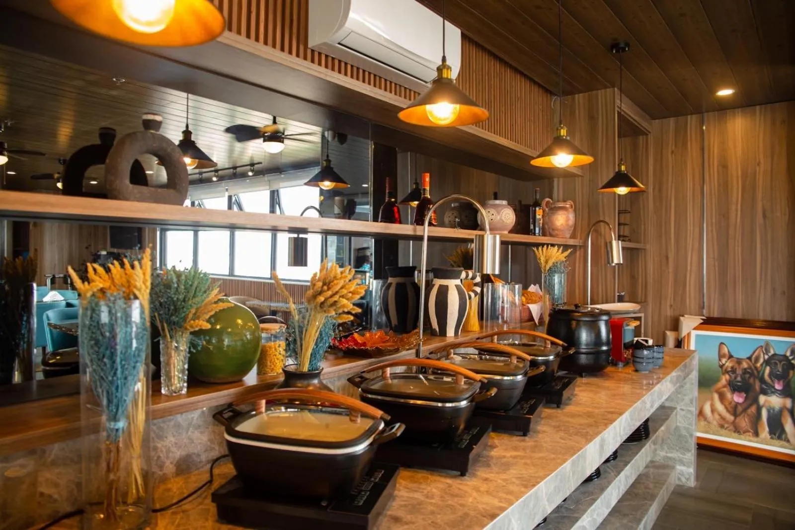 Food and drinks in El Vistra Hotel Angeles