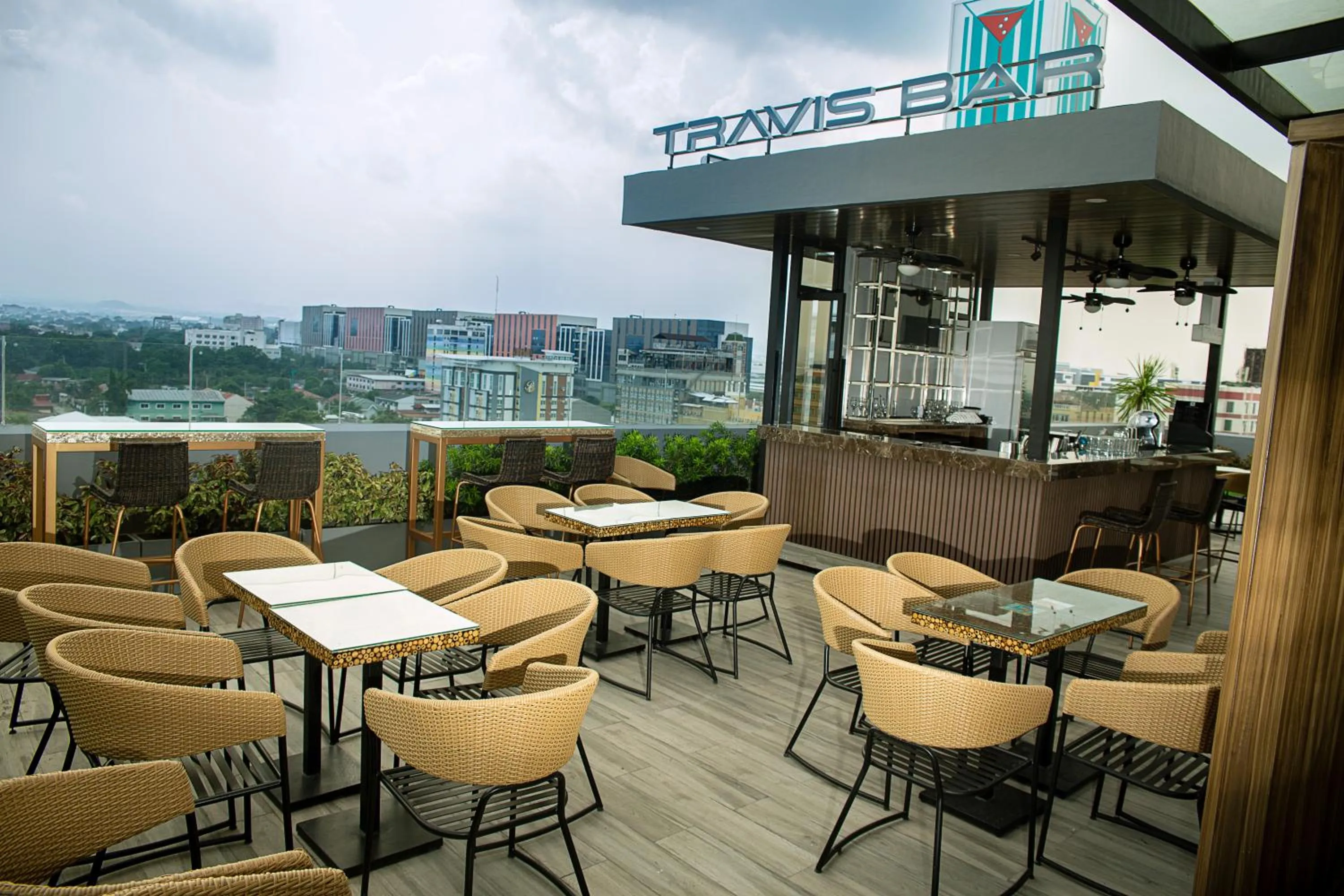 Restaurant/places to eat in El Vistra Hotel Angeles