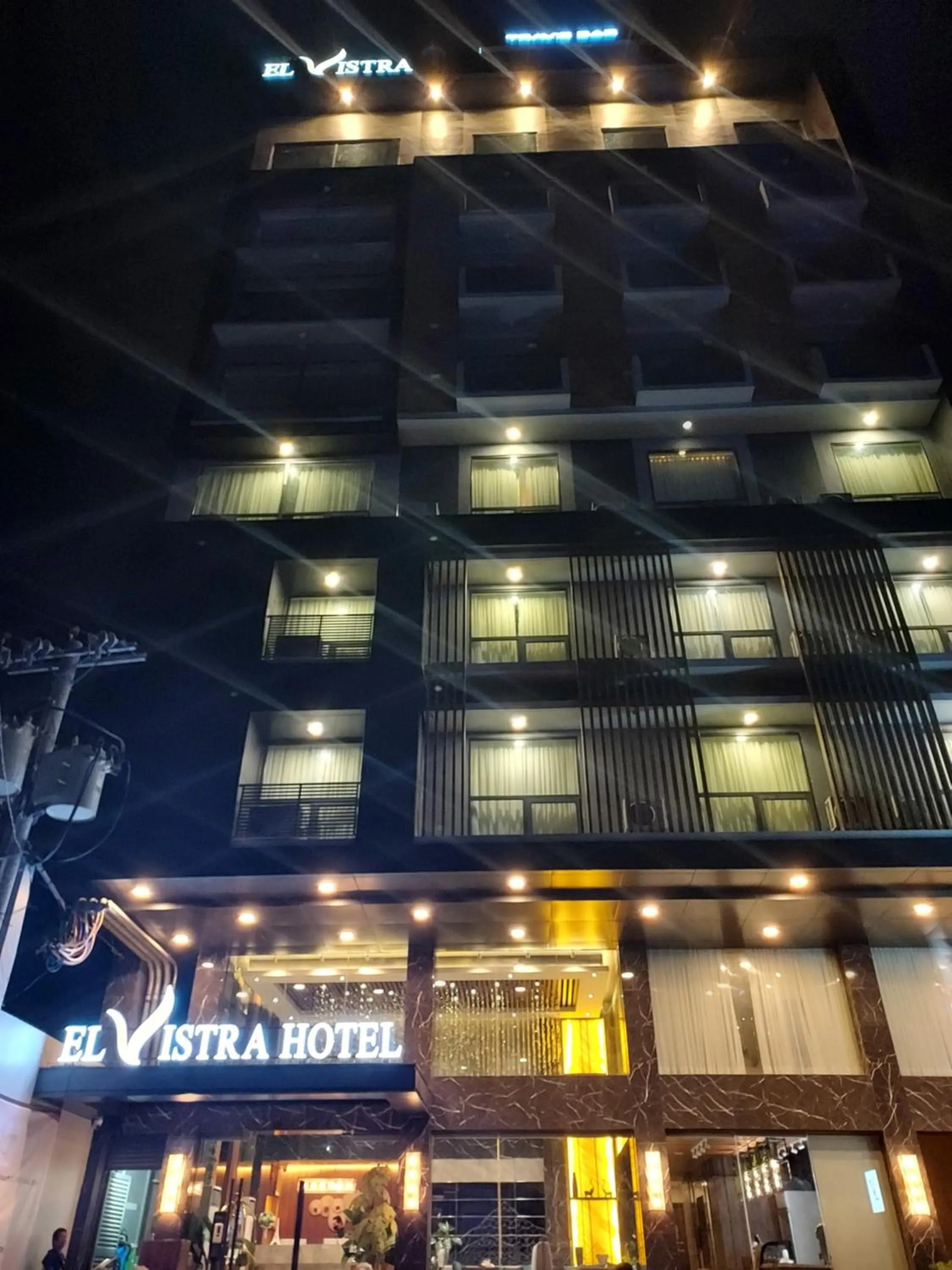 Property building in El Vistra Hotel Angeles