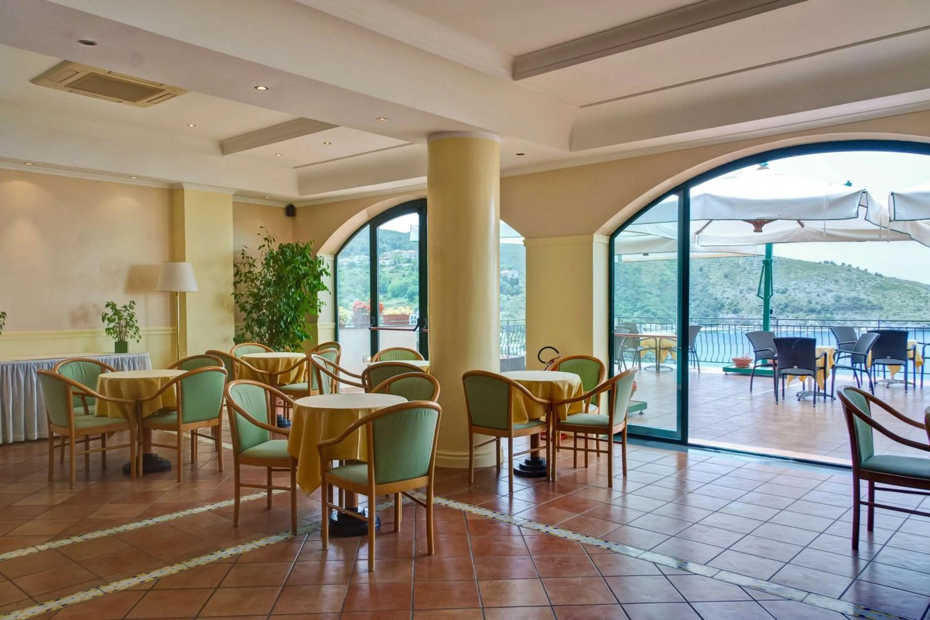 Lounge or bar in Best Western Hotel La Conchiglia