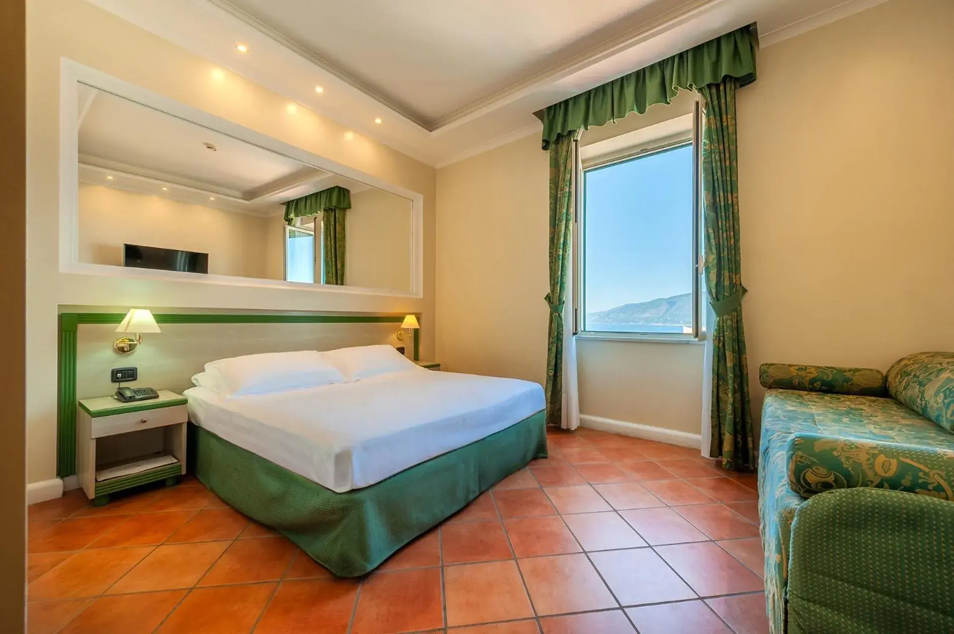 Triple Room with King Room and Single Bed in Best Western Hotel La Conchiglia Triple Room with King Room and Single Bed in Best Western Hotel La Conchiglia