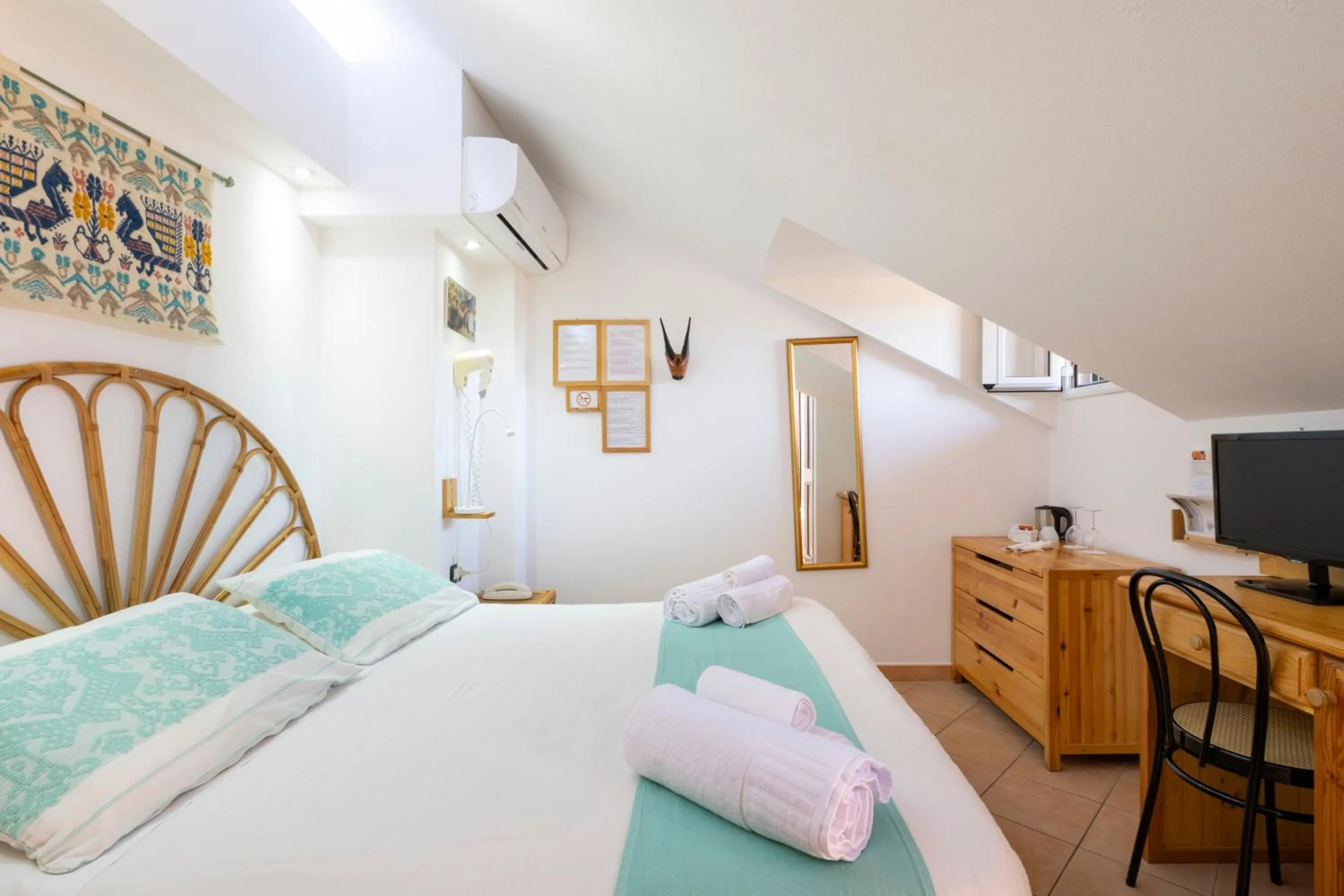 Bed in Domus De Janas Sul Mare