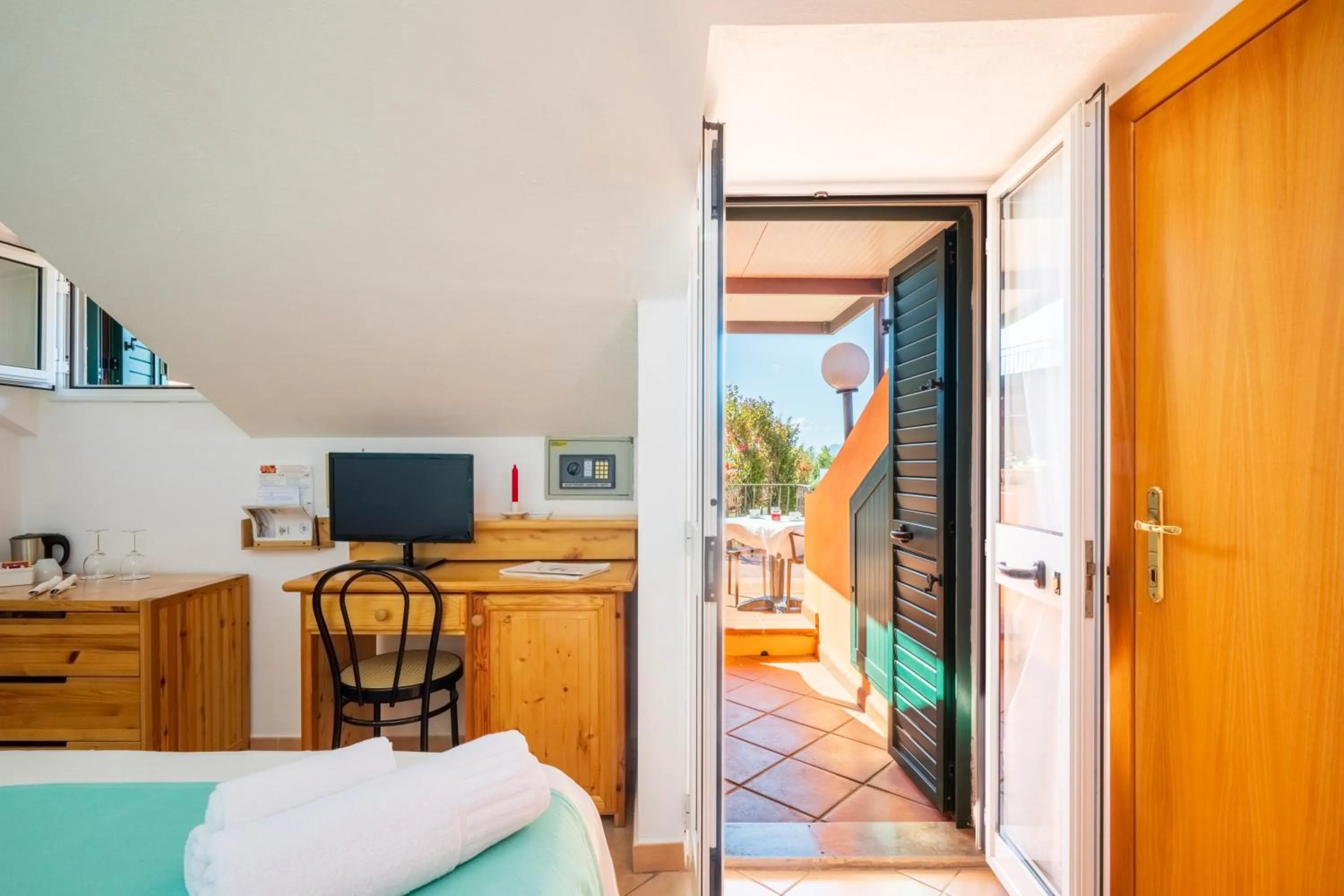 Bed in Domus De Janas Sul Mare