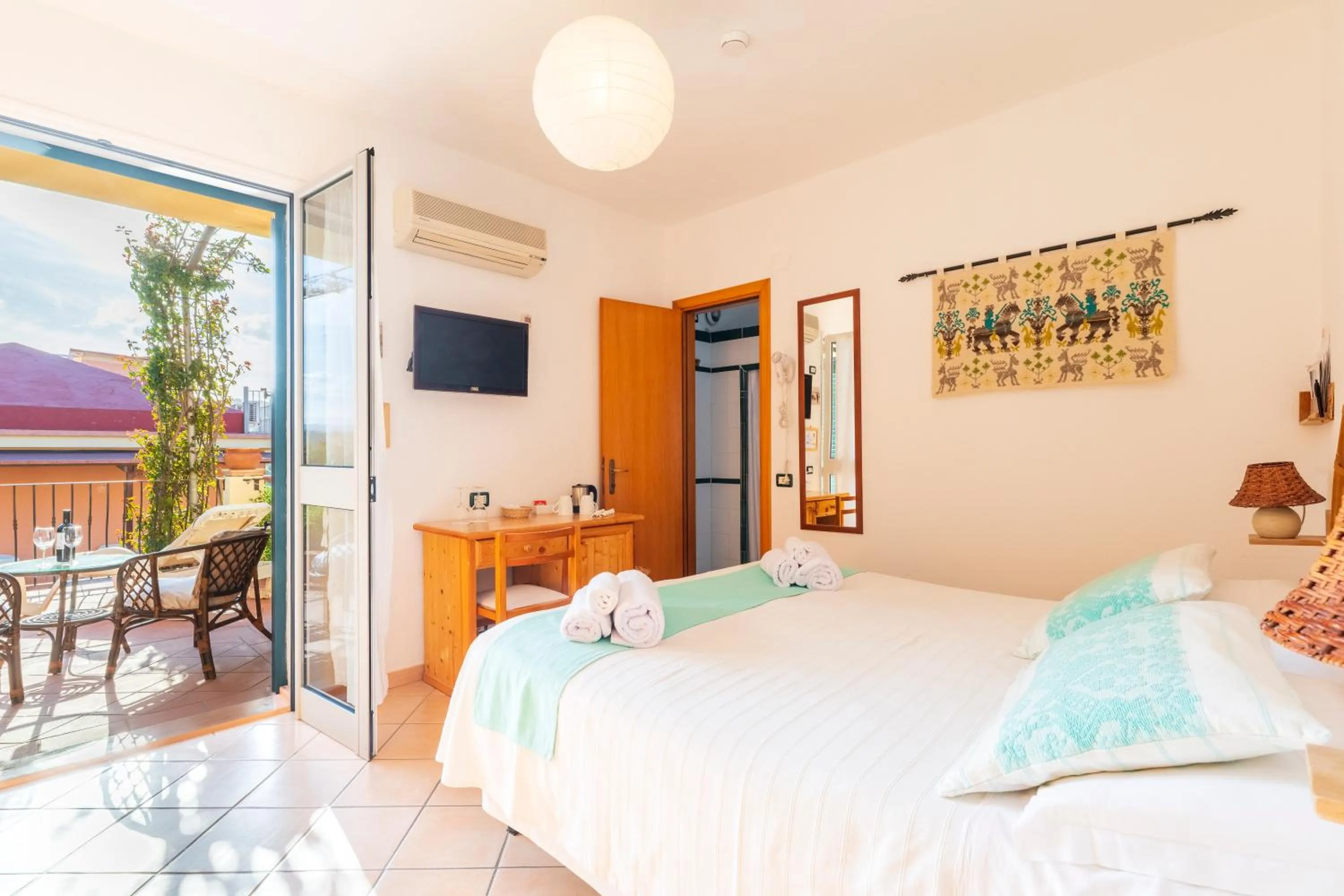 Bed in Domus De Janas Sul Mare