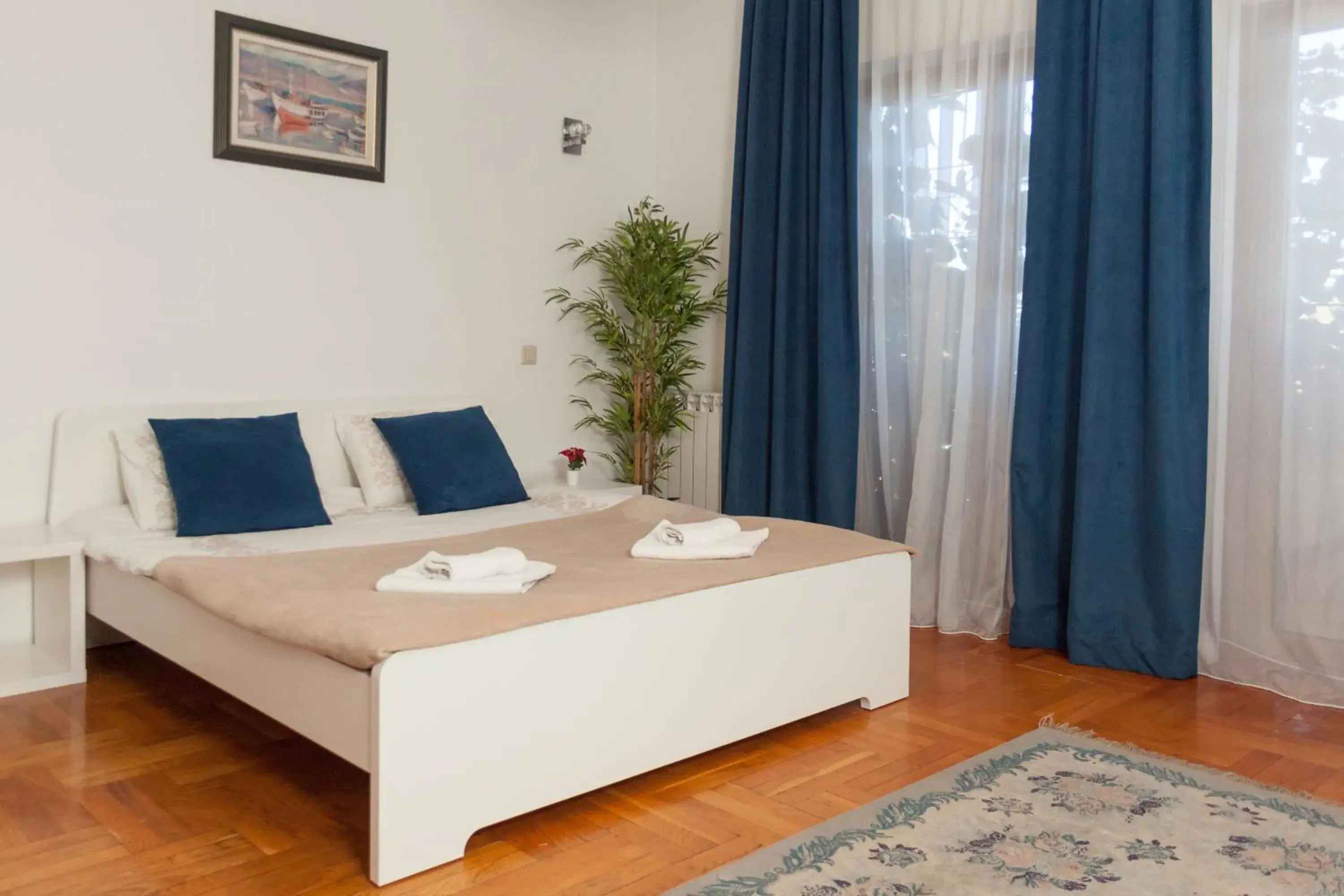 Double Room with Garden View - single occupancy in Red Clay Apartments City Club Double Room with Garden View - single occupancy in Red Clay Apartments City Club