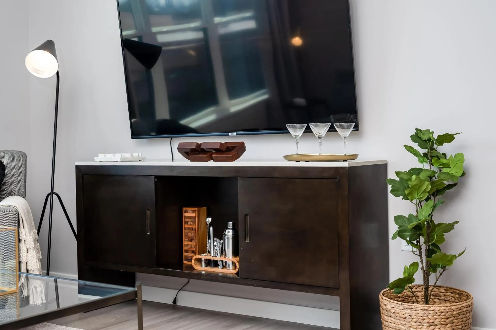 TV and multimedia in Luxury Apartments by Hyatus at Pierpont