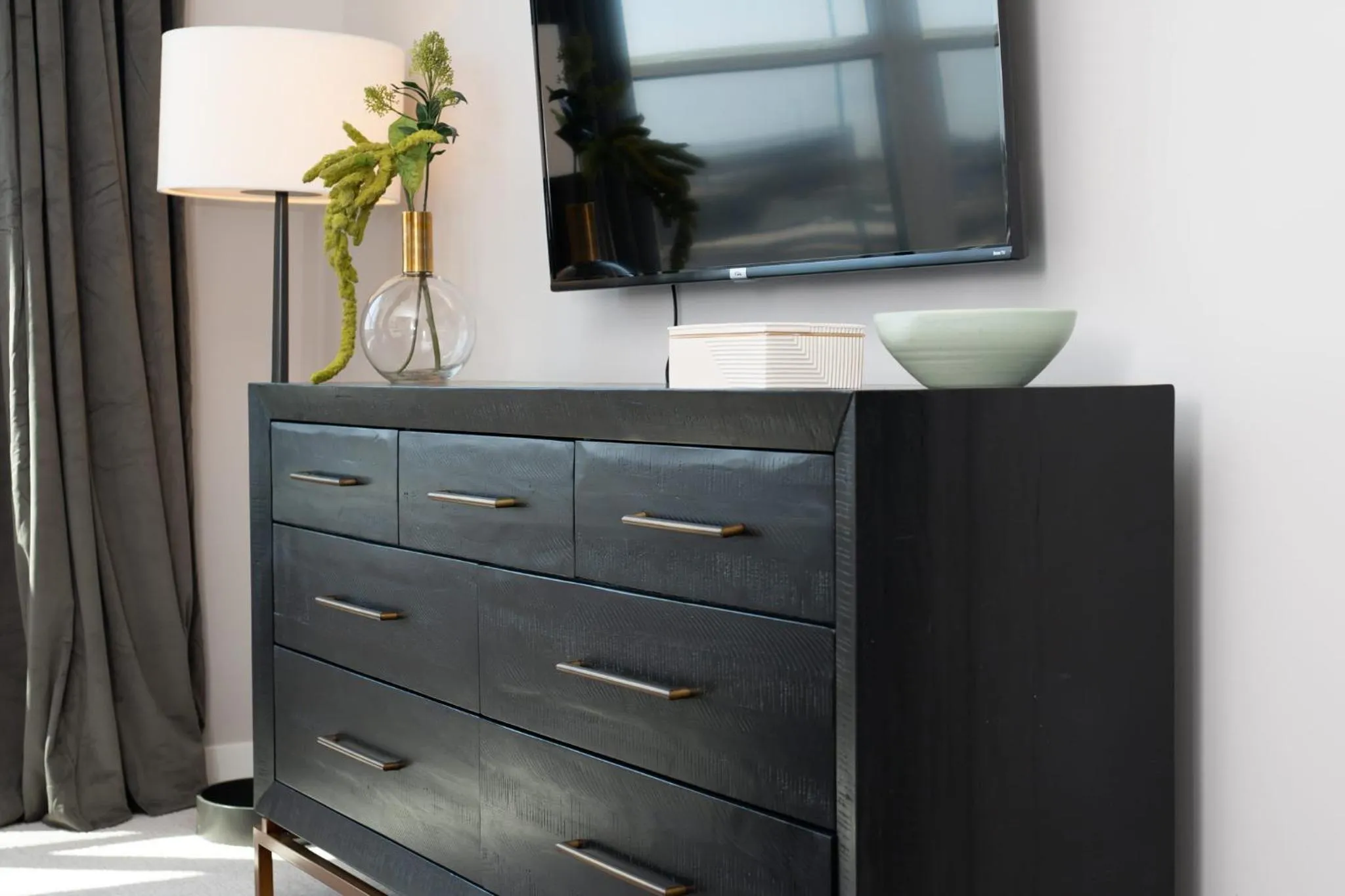 TV and multimedia in Luxury Apartments by Hyatus at Pierpont