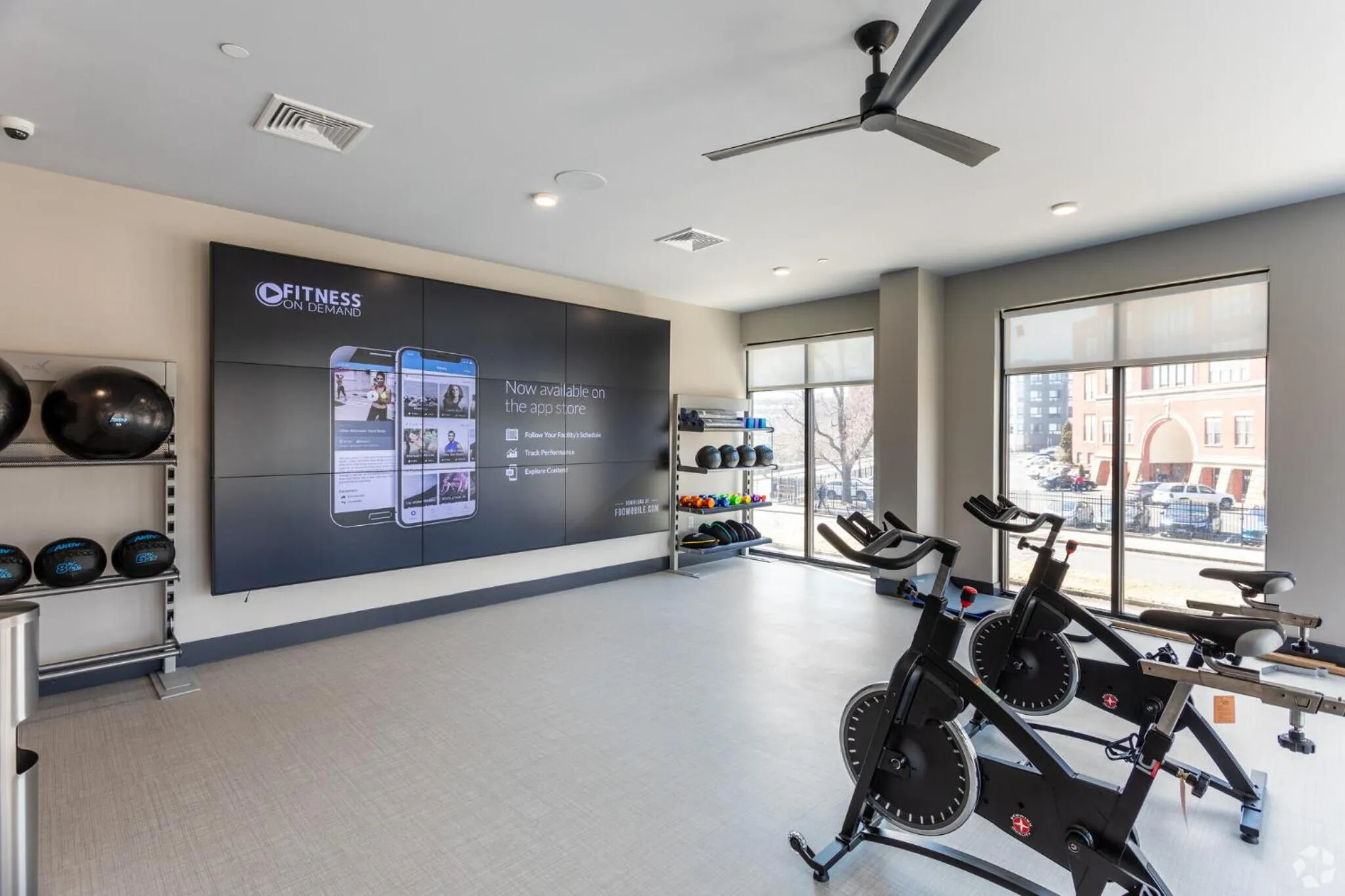 Fitness centre/facilities in Luxury Apartments by Hyatus at Pierpont