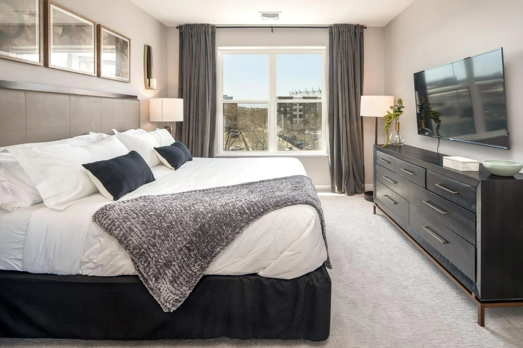 Bedroom, Bed in Luxury Apartments by Hyatus at Pierpont
