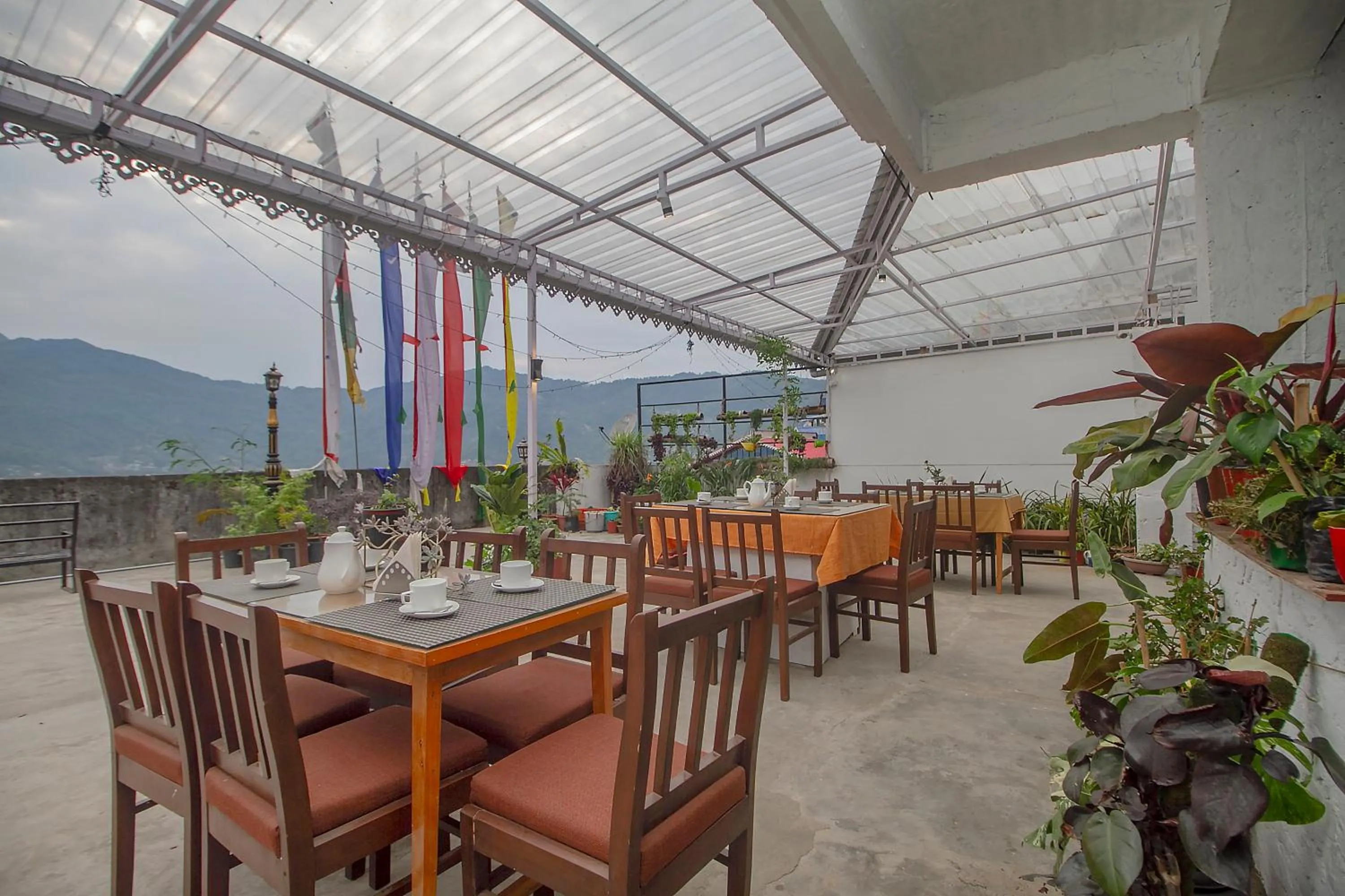 Restaurant/places to eat in Palri Boutique Hotel