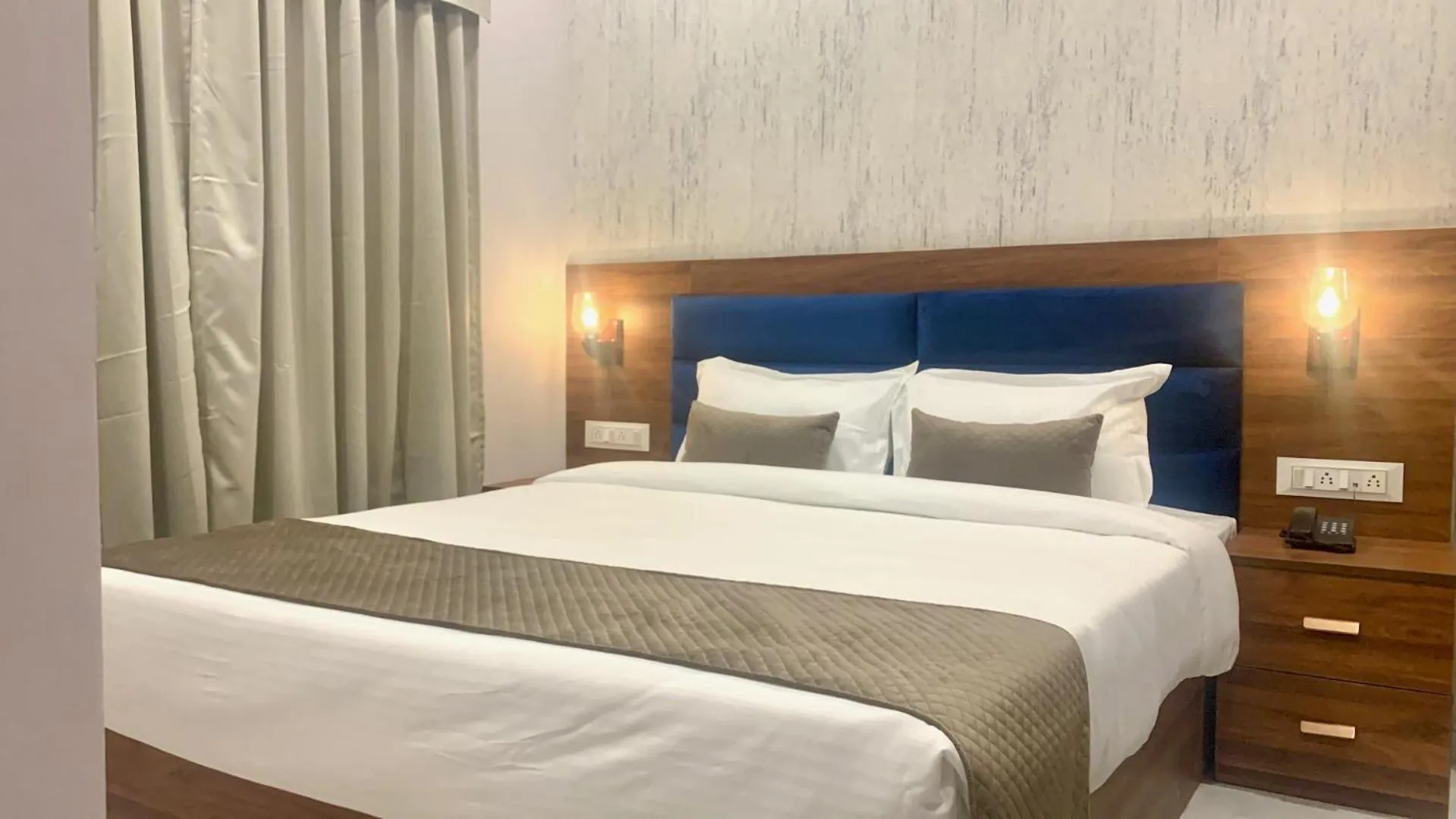 Bedroom, Bed in Hotel Mumbai House-LIG Behind CHL Hospital