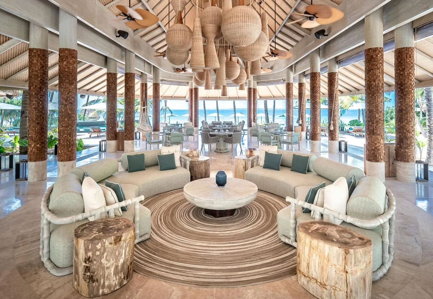 Restaurant/places to eat in JOALI BEING