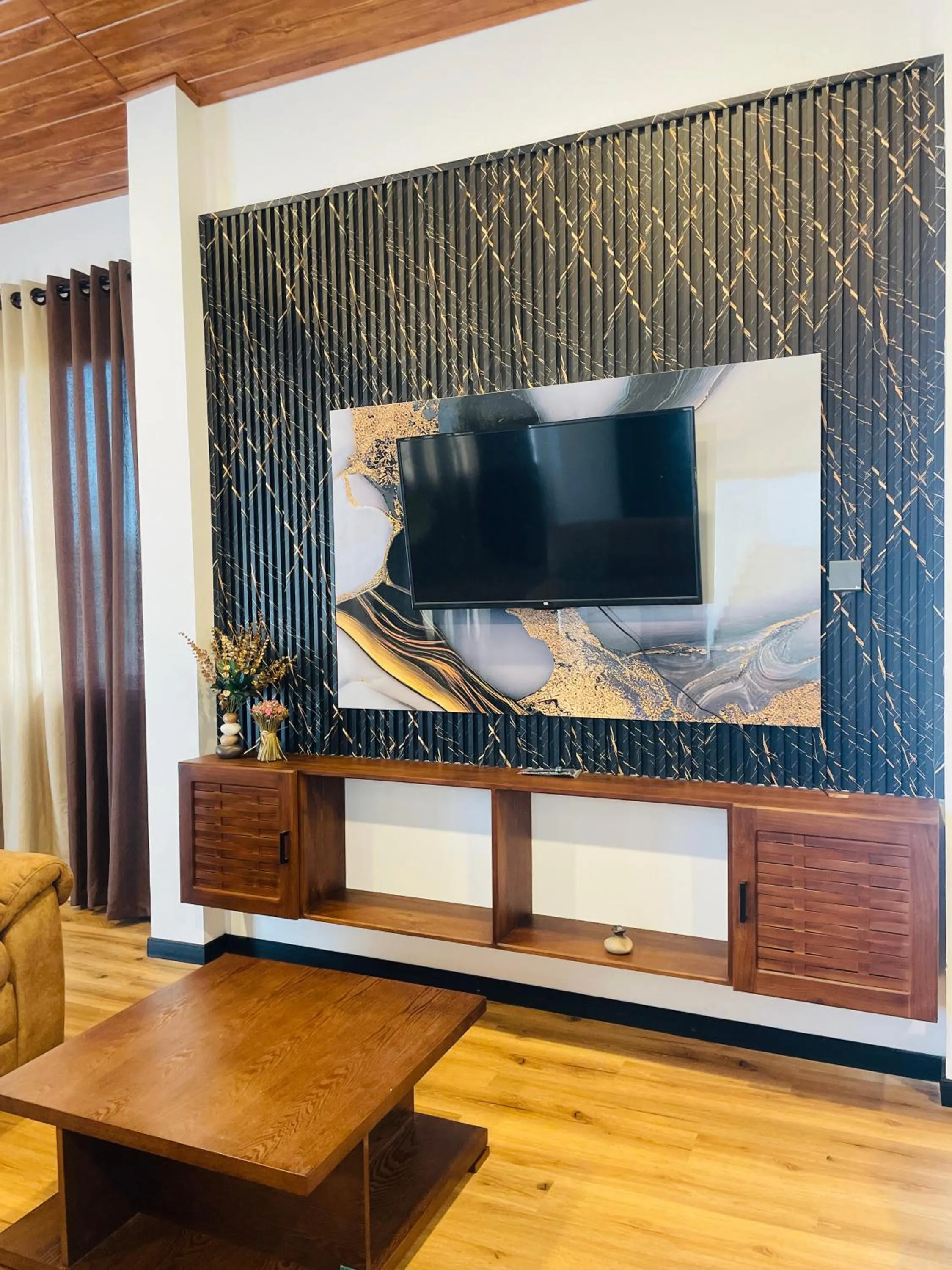 Three-Bedroom Deluxe Apartment - single occupancy in White House Holiday Resort