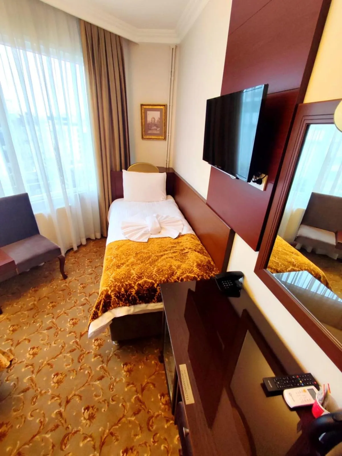 Bed in HOTEL EURO DIAMOND