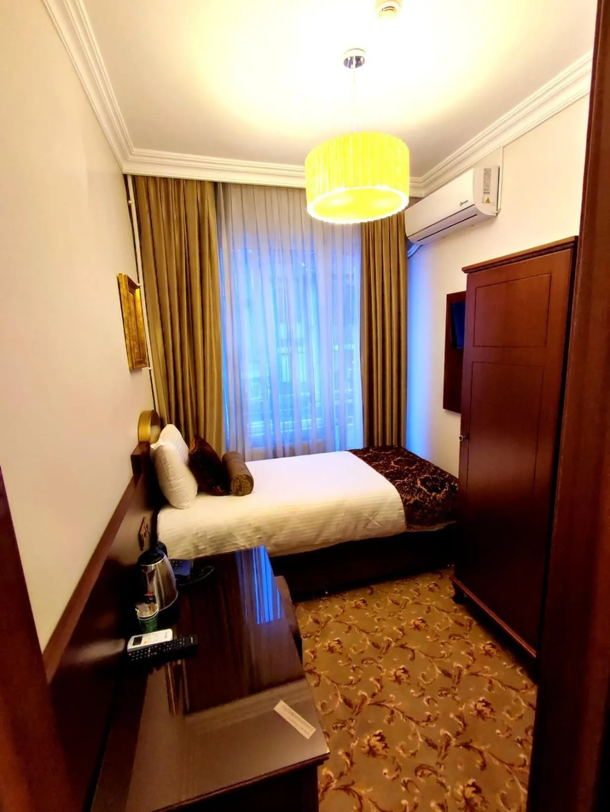 Photo of the whole room, Bed in HOTEL EURO DIAMOND