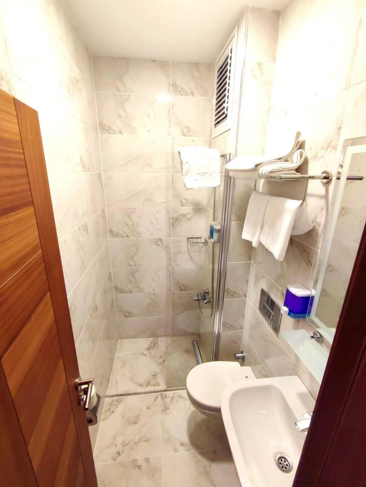 Shower in HOTEL EURO DIAMOND