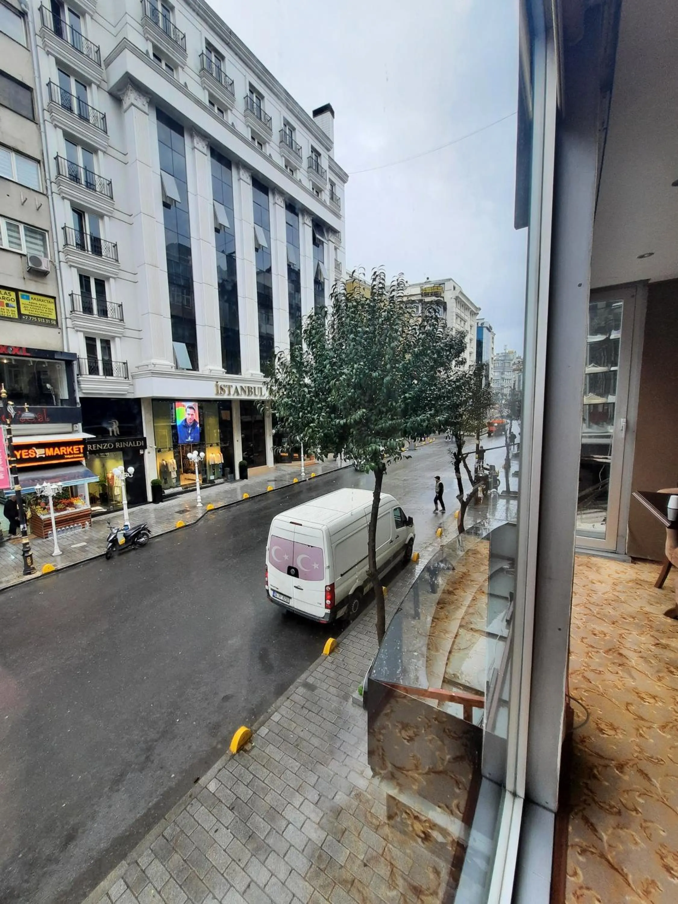 Facade/entrance in HOTEL EURO DIAMOND