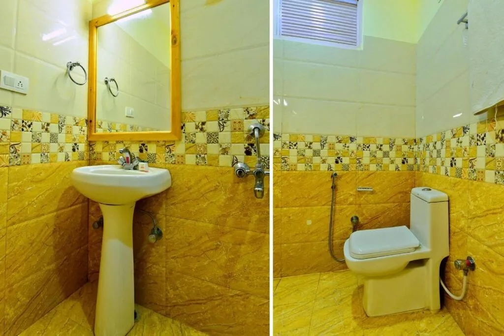 Bathroom in Himalayan adventure Cottages & Budget Friendly BNB Manali