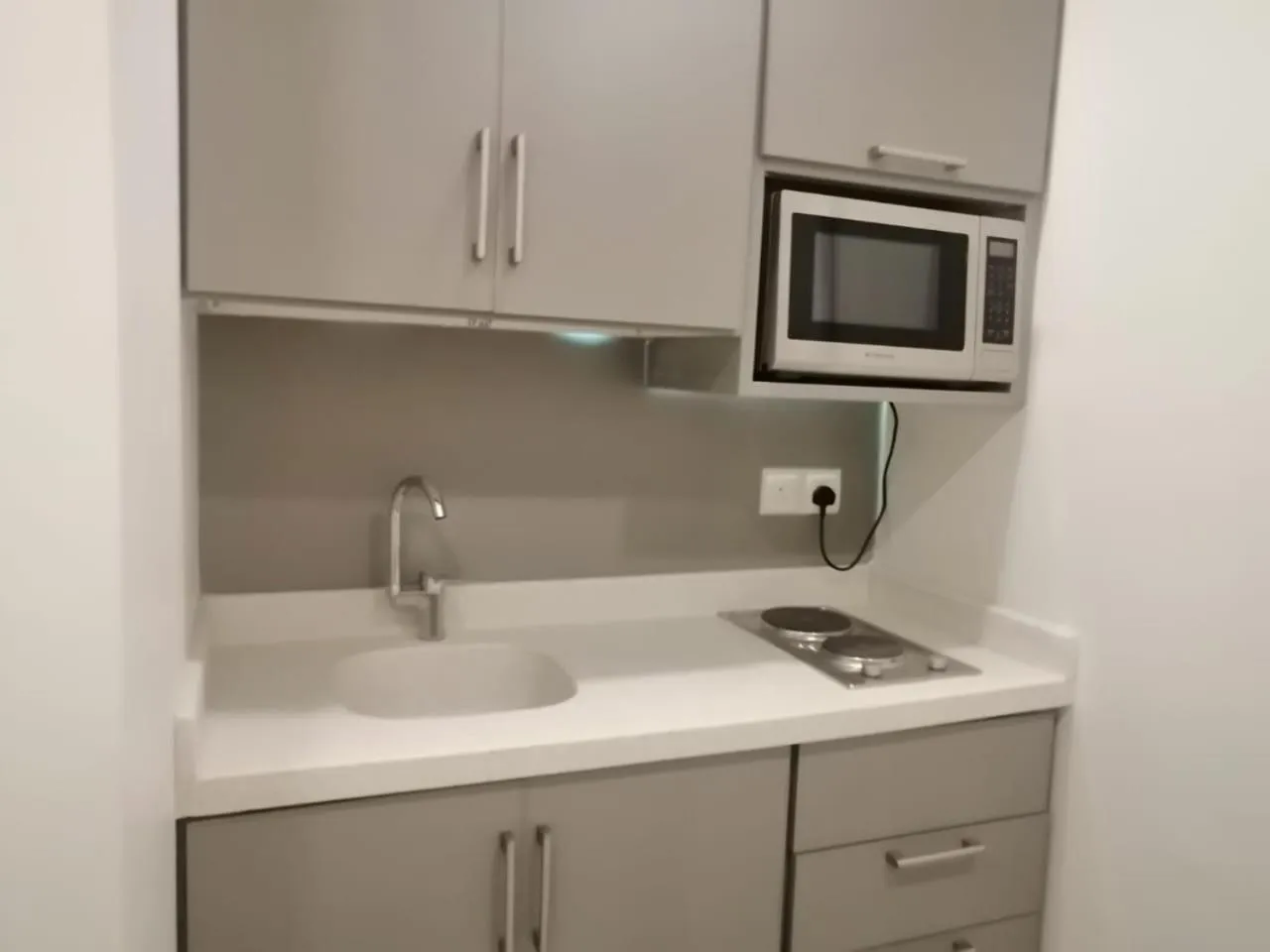 Clowzer Serviced Apartments